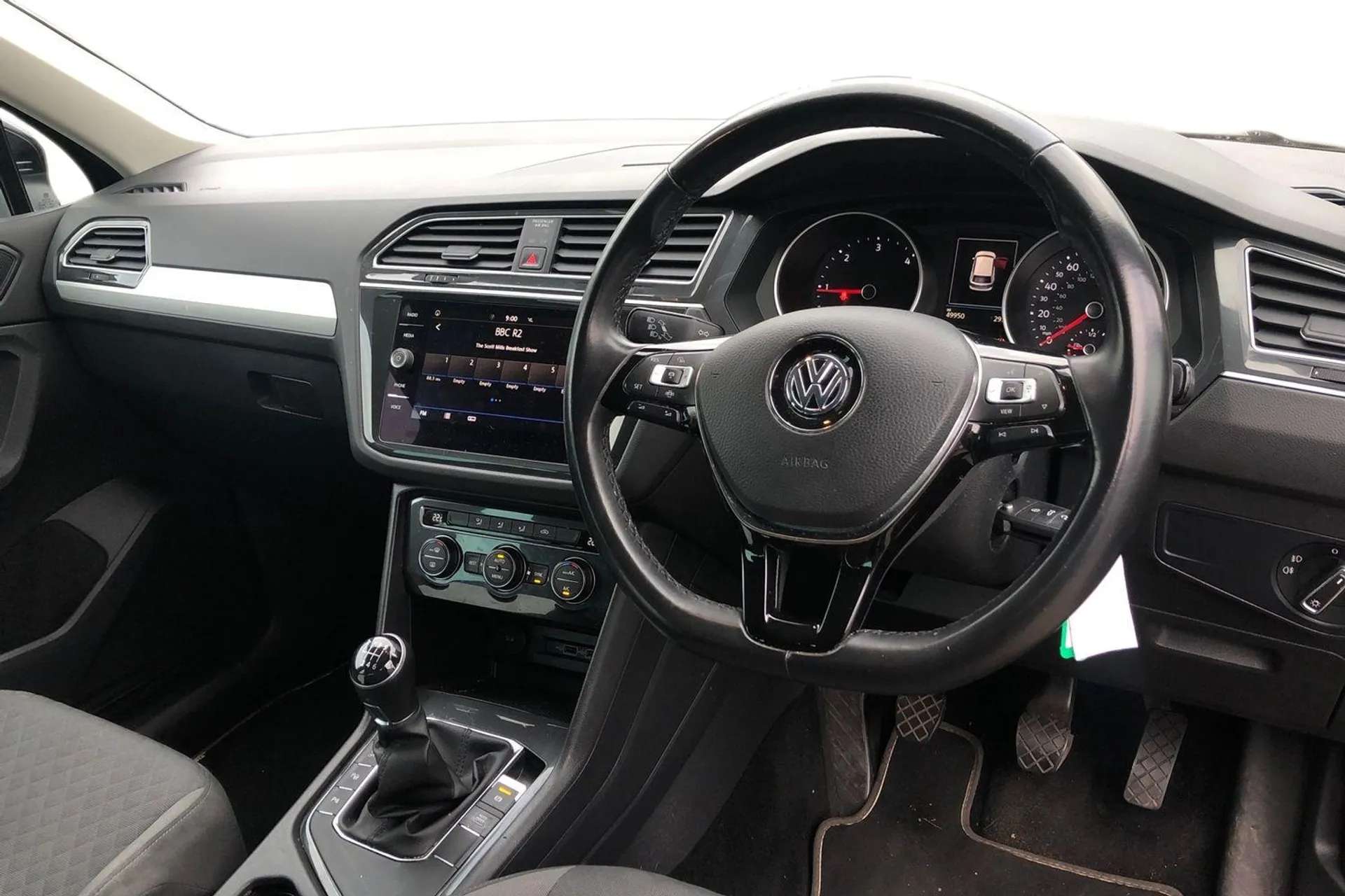 A 2020 VOLKSWAGEN TIGUAN 2.0 TDi 150 Match 5dr [ Lane assist , Bluetooth phone integration system , Driver alert system with fatigue detection , SMS functionality - read, comp A 2020 VOLKSWAGEN TIGUAN 2.0 TDi 150 Match 5dr [ Lane assist , Bluetooth phone integration system , Driver alert system with fatigue detection , SMS functionality - read, comp
