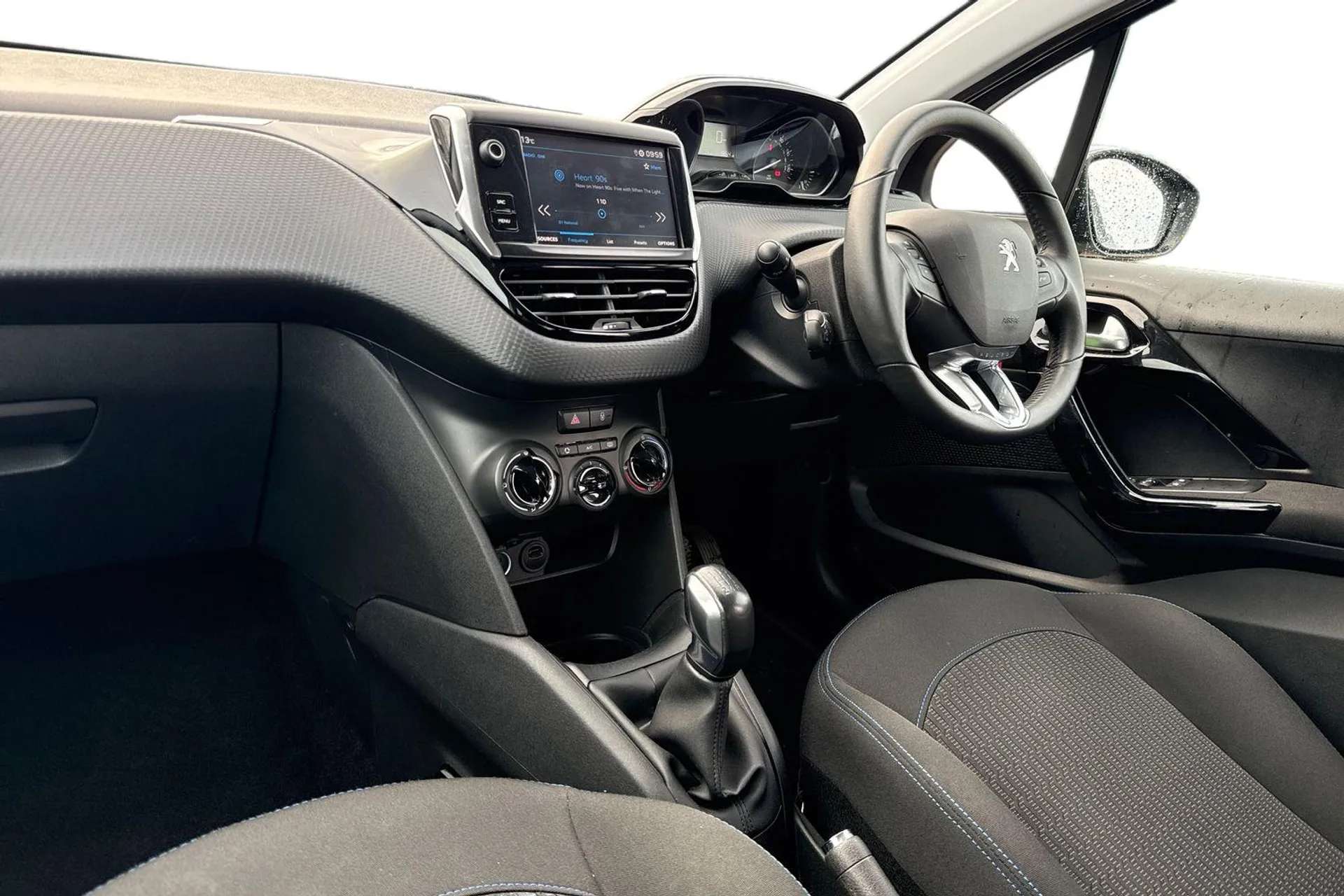 2019 PEUGEOT 208 2019 PEUGEOT 208
