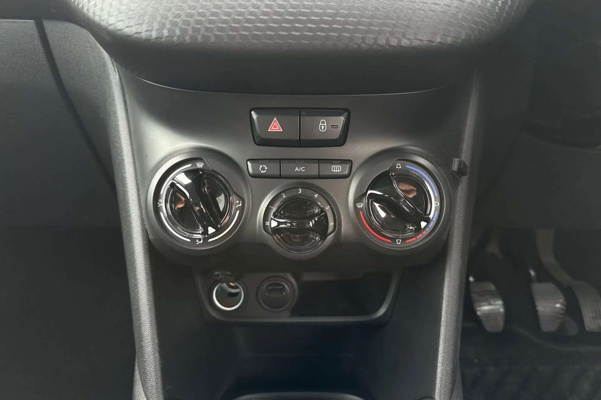 2019 PEUGEOT 208 2019 PEUGEOT 208