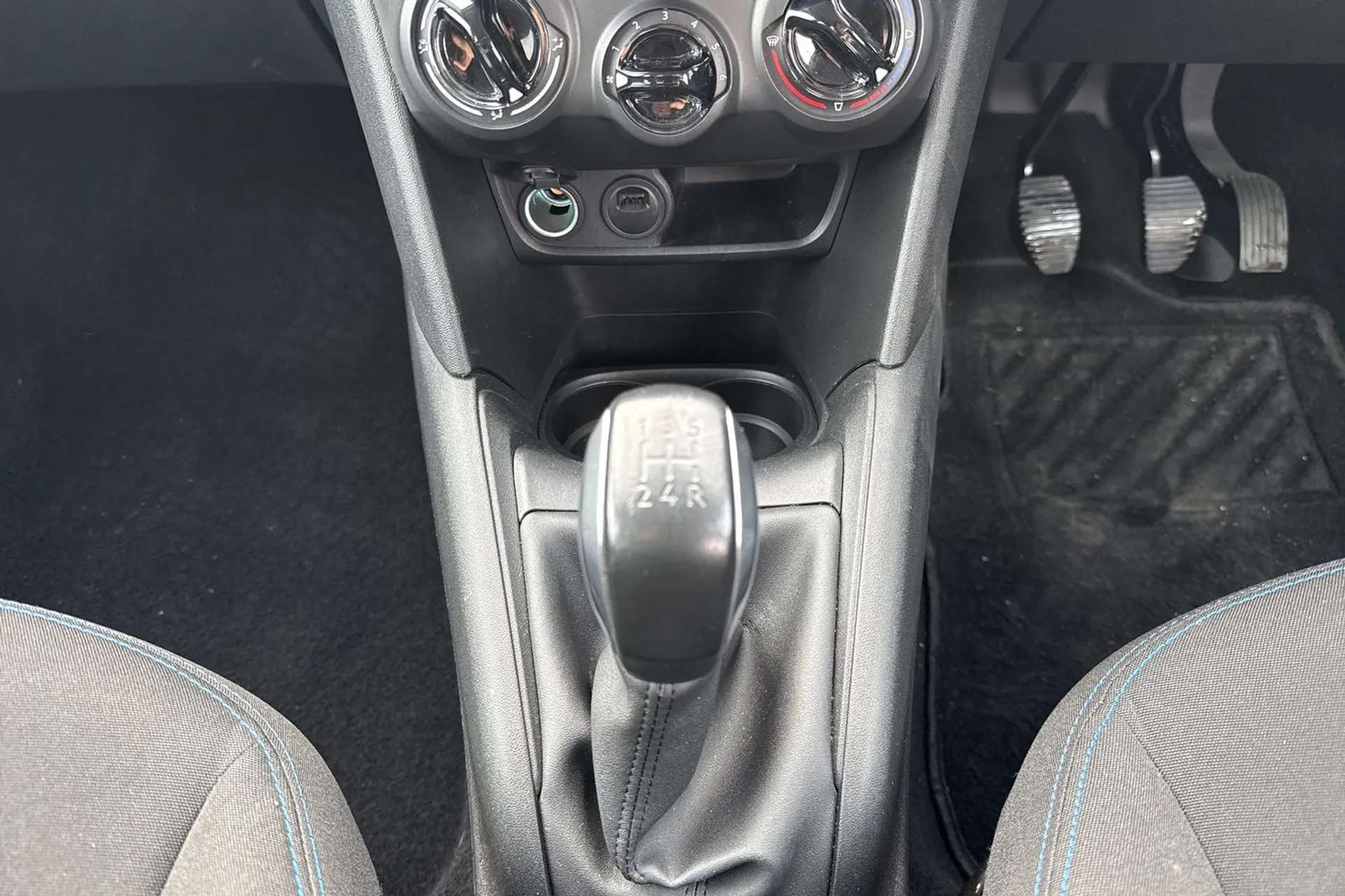 2019 PEUGEOT 208 2019 PEUGEOT 208