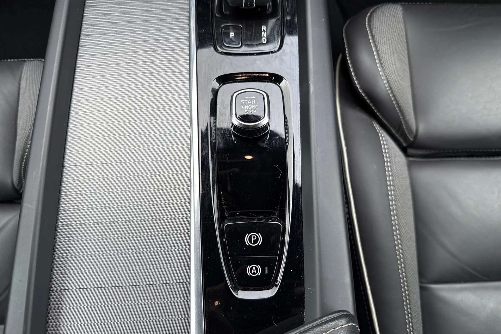 2021 VOLVO V60 2021 VOLVO V60