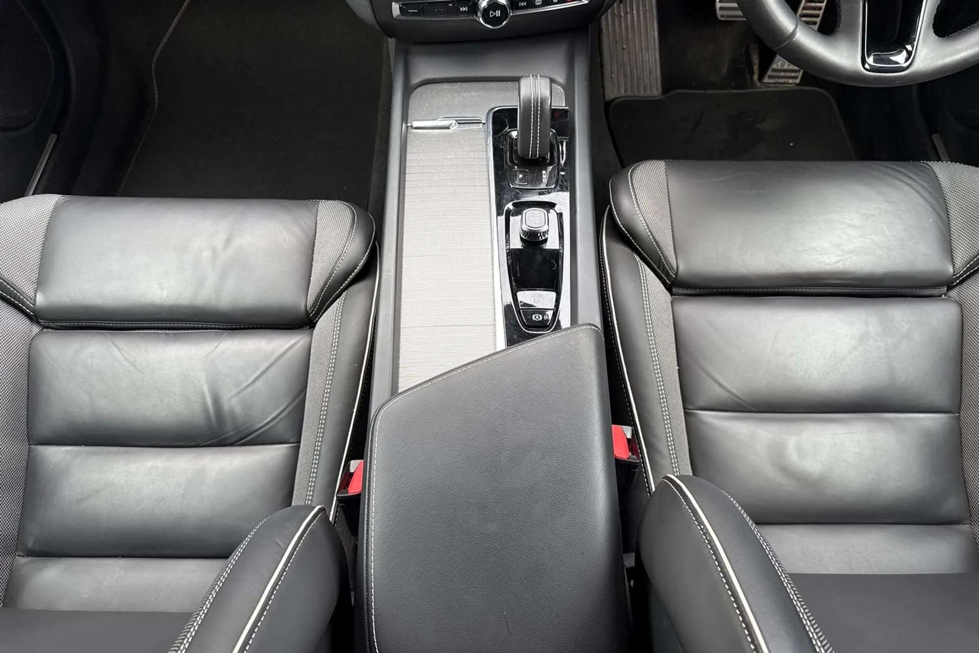 2021 VOLVO V60 2021 VOLVO V60