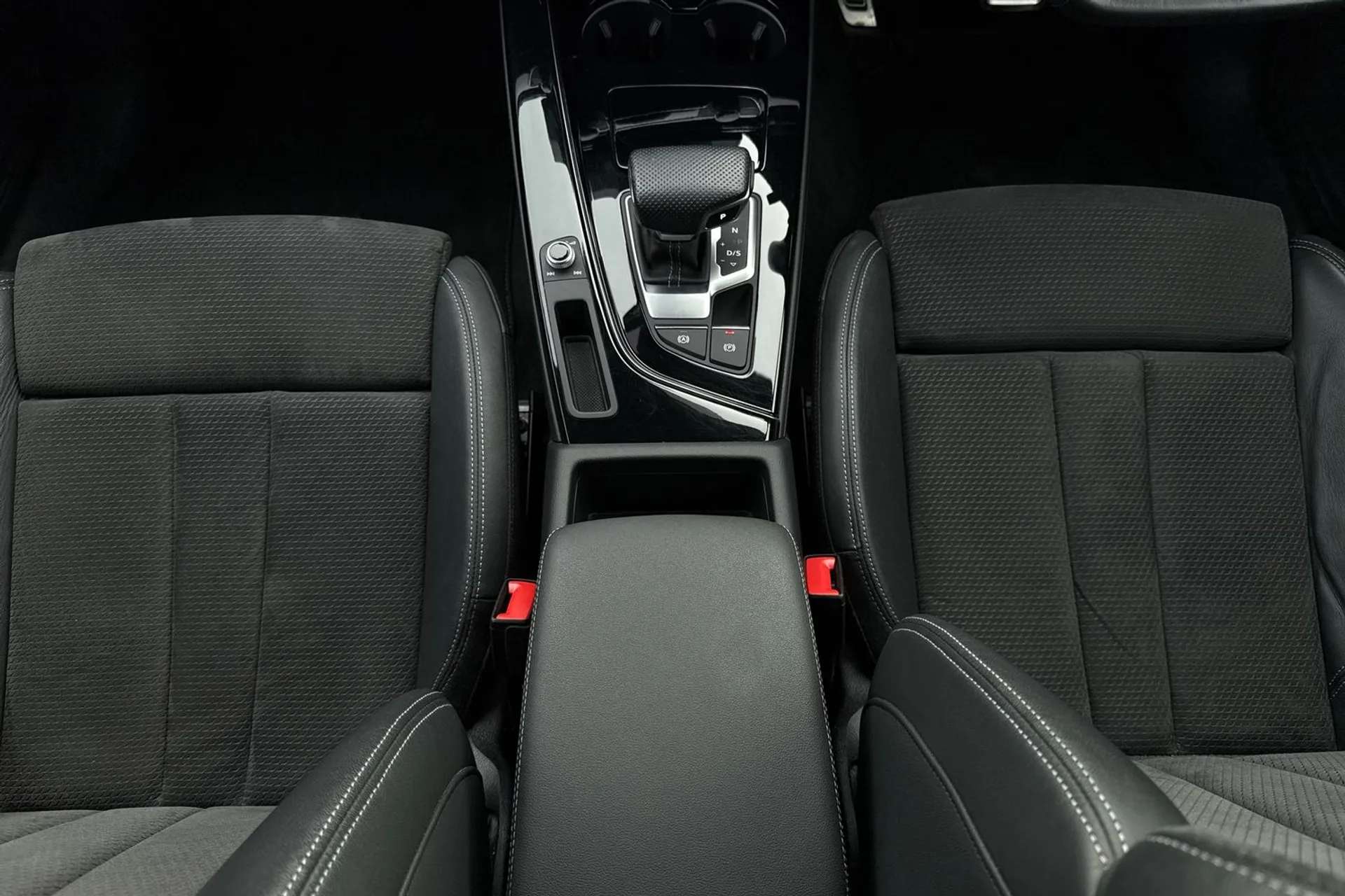 2021 AUDI A4 2021 AUDI A4