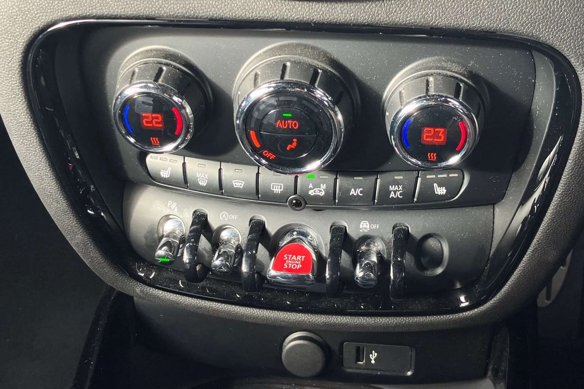 2019 MINI CLUBMAN 2019 MINI CLUBMAN