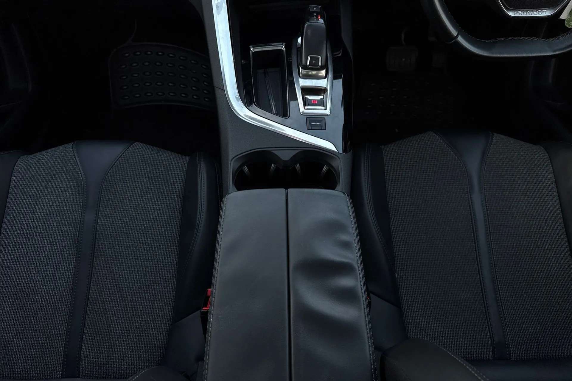 2018 PEUGEOT 5008 2018 PEUGEOT 5008