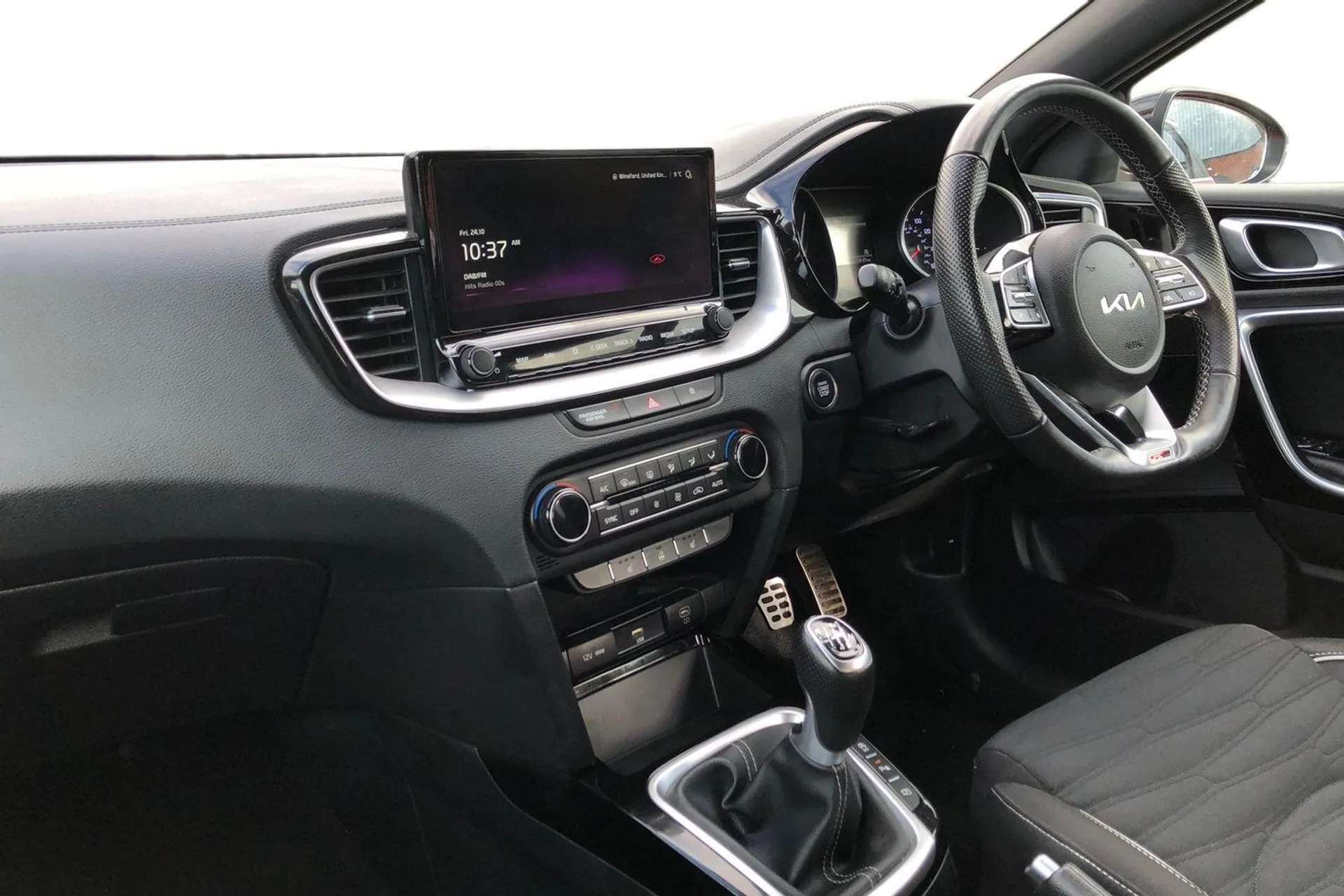 A 2022 KIA CEED 1.5T GDi ISG GT-Line 5dr [ Rear parking sensor , Reversing camera system with dynamic guidelines (Integrated into centre fascia screen) , Heated front A 2022 KIA CEED 1.5T GDi ISG GT-Line 5dr [ Rear parking sensor , Reversing camera system with dynamic guidelines (Integrated into centre fascia screen) , Heated front