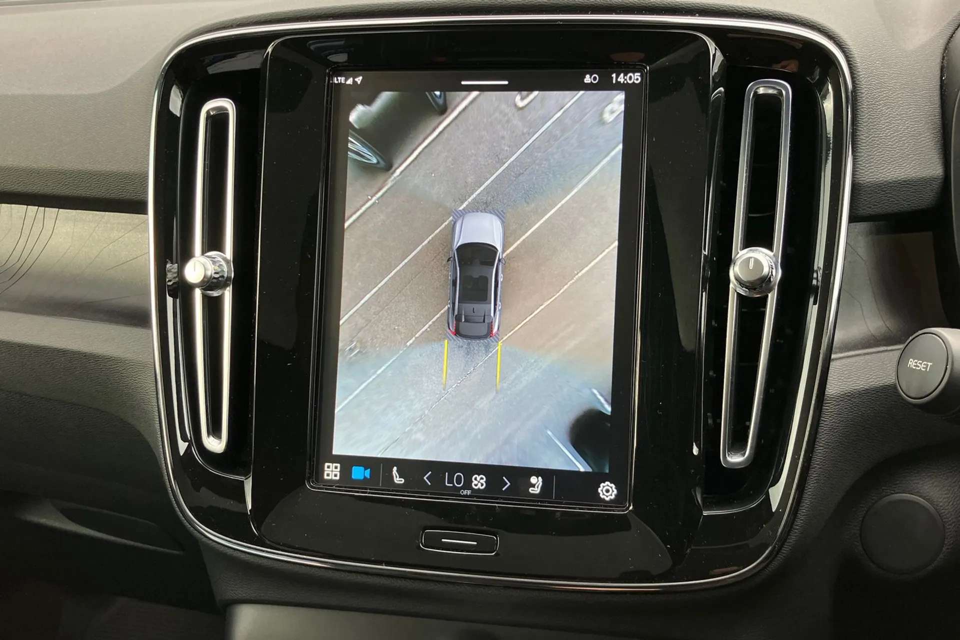 2022 VOLVO C40 2022 VOLVO C40