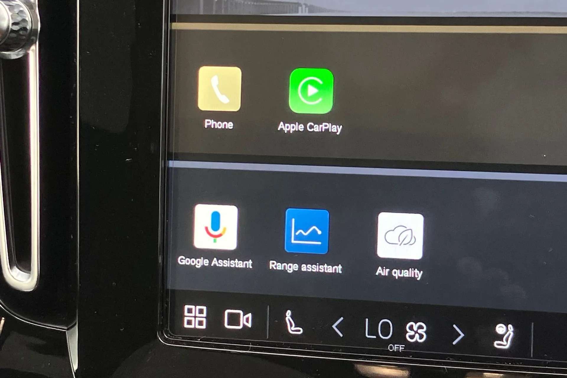 2022 VOLVO C40 2022 VOLVO C40