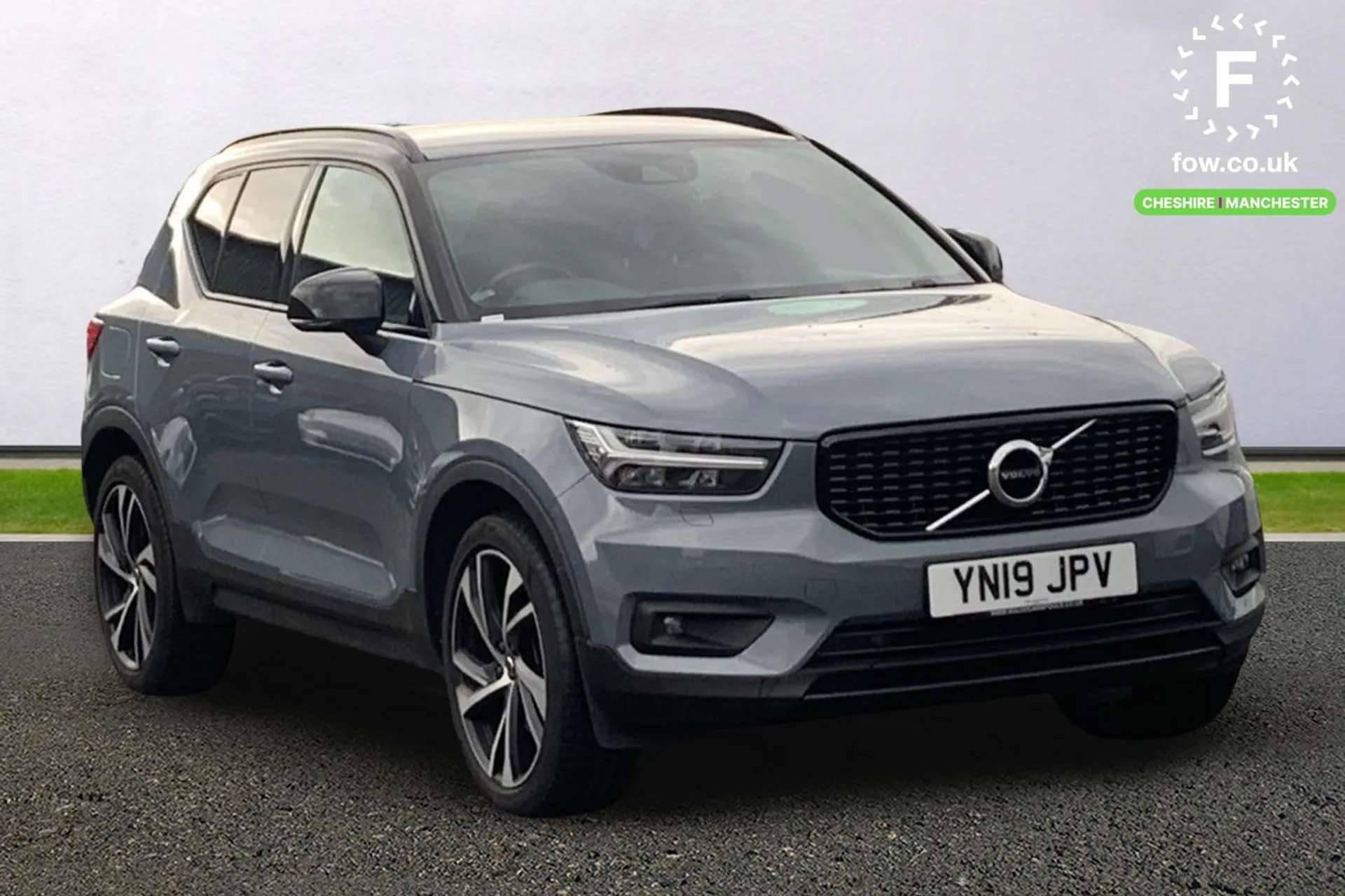 2019 VOLVO XC40 2019 VOLVO XC40