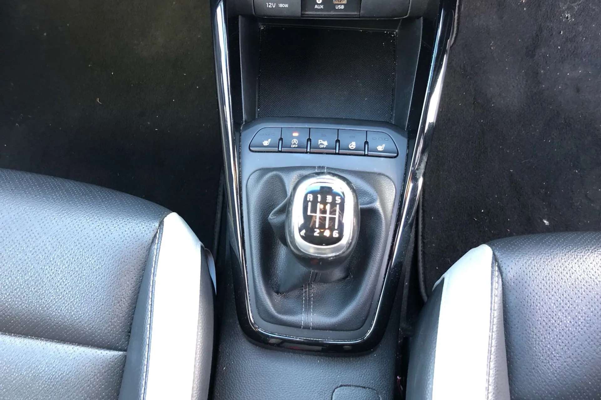 2019 KIA STONIC 2019 KIA STONIC