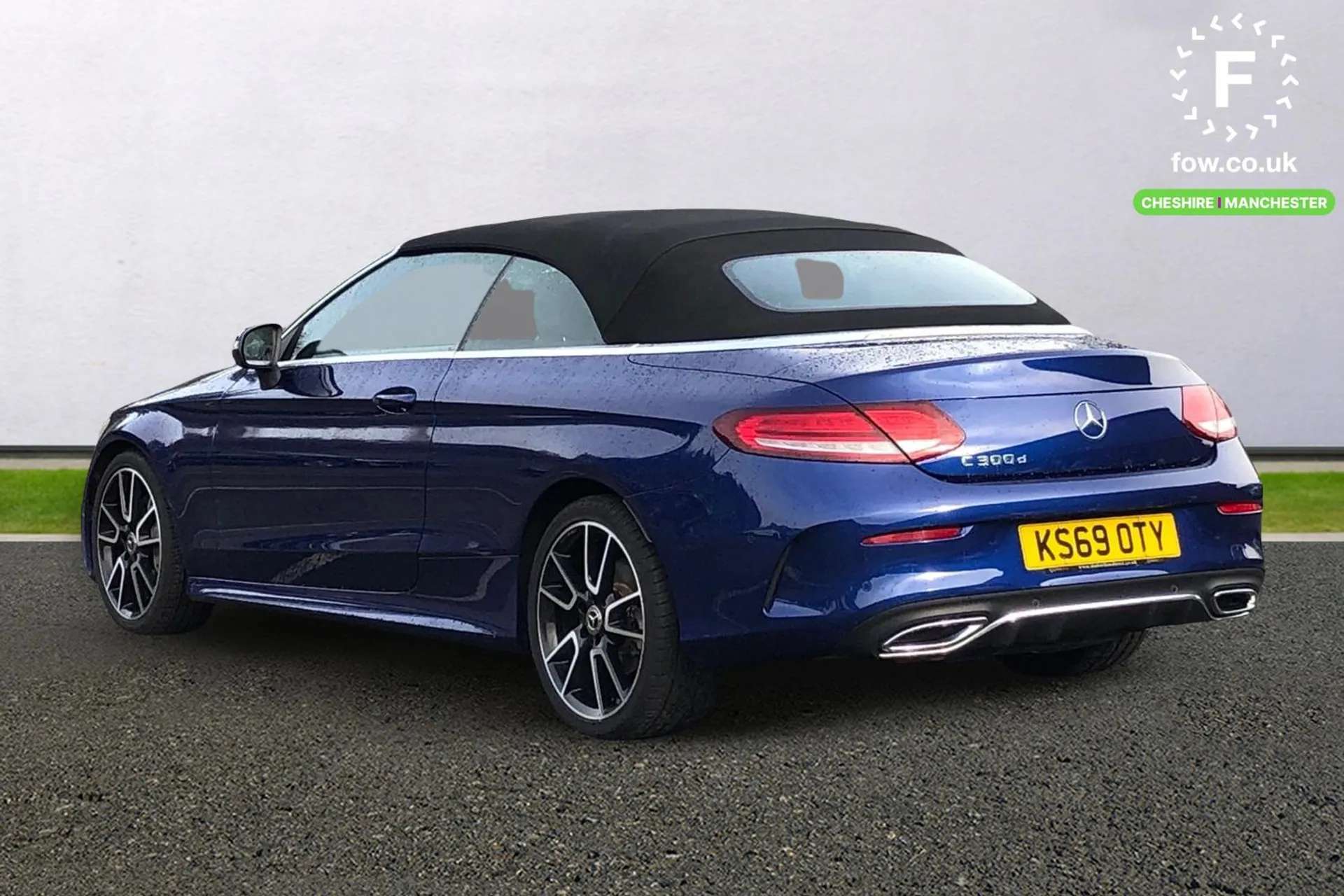 A 2020 MERCEDES-BENZ C CLASS C300d AMG Line Premium 2dr 9G-Tronic [ Mirror package , Interior lighting package , Seat comfort pack, Wireless charging , Active park assist with pa A 2020 MERCEDES-BENZ C CLASS C300d AMG Line Premium 2dr 9G-Tronic [ Mirror package , Interior lighting package , Seat comfort pack, Wireless charging , Active park assist with pa