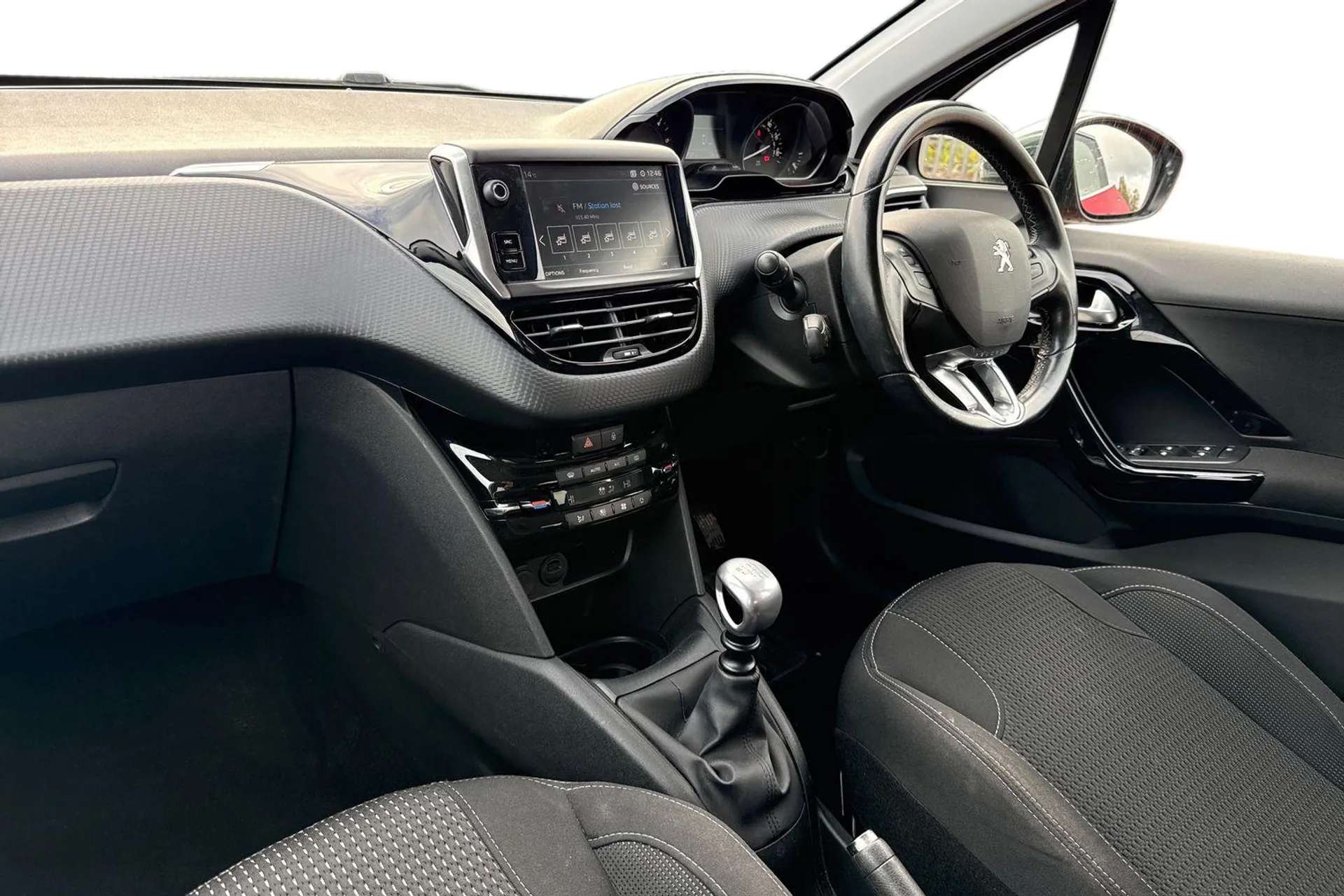 A 2018 PEUGEOT 208 1.5 BlueHDi Tech Edition 5dr [ Bluetooth system , Alarm , Mirror screen with mirror link and car play , Visibility pack , 16" Titane Matt black alloy A 2018 PEUGEOT 208 1.5 BlueHDi Tech Edition 5dr [ Bluetooth system , Alarm , Mirror screen with mirror link and car play , Visibility pack , 16" Titane Matt black alloy