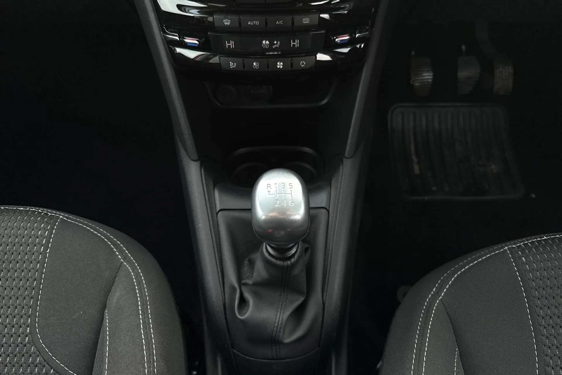 2018 PEUGEOT 208 2018 PEUGEOT 208