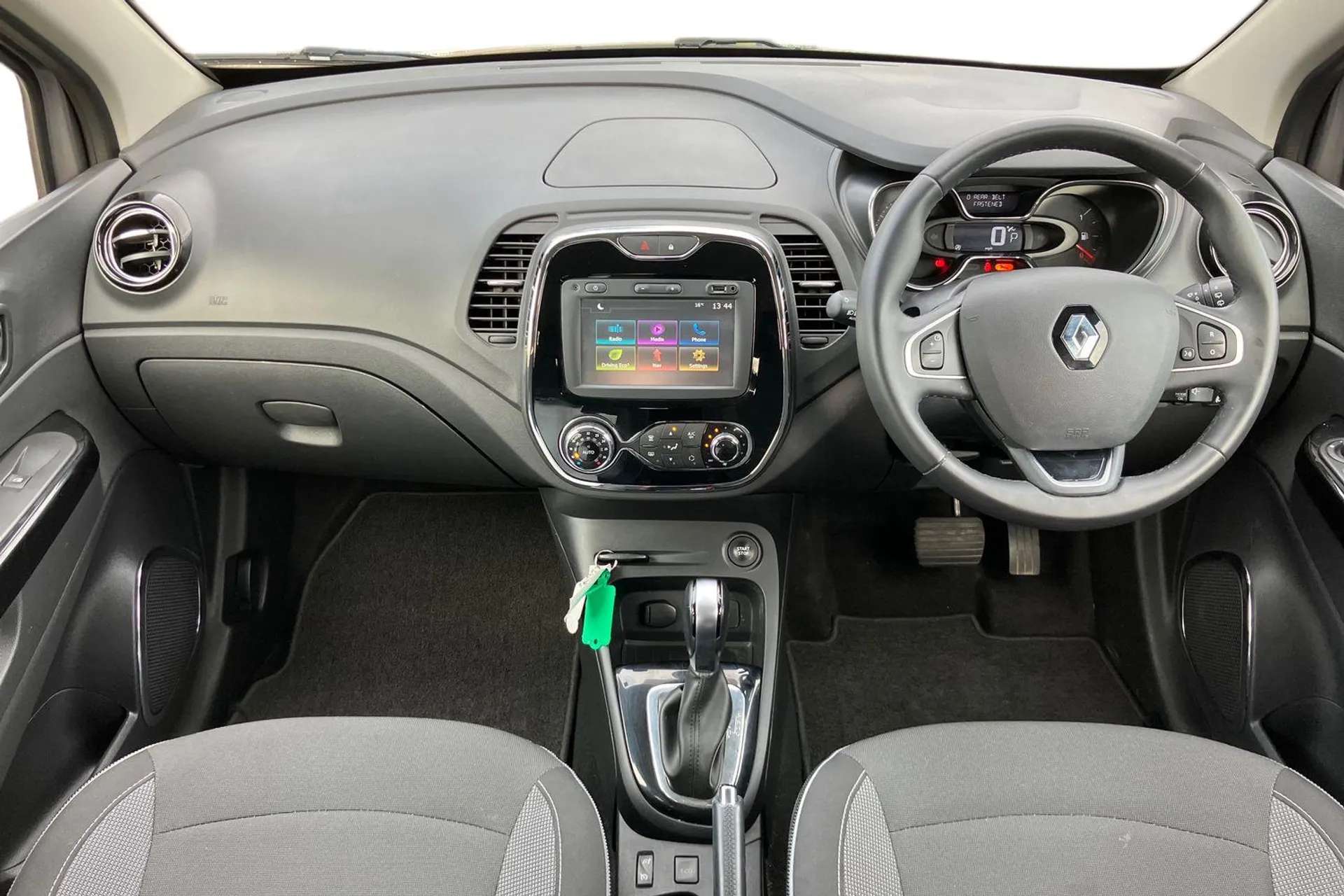 A 2016 RENAULT CAPTUR 1.5 dCi 90 Dynamique S Nav 5dr Auto [ Bluetooth + USB , Rear parking sensor , Hill start assist , Cruise control + speed limiter , Automatic headlight A 2016 RENAULT CAPTUR 1.5 dCi 90 Dynamique S Nav 5dr Auto [ Bluetooth + USB , Rear parking sensor , Hill start assist , Cruise control + speed limiter , Automatic headlight