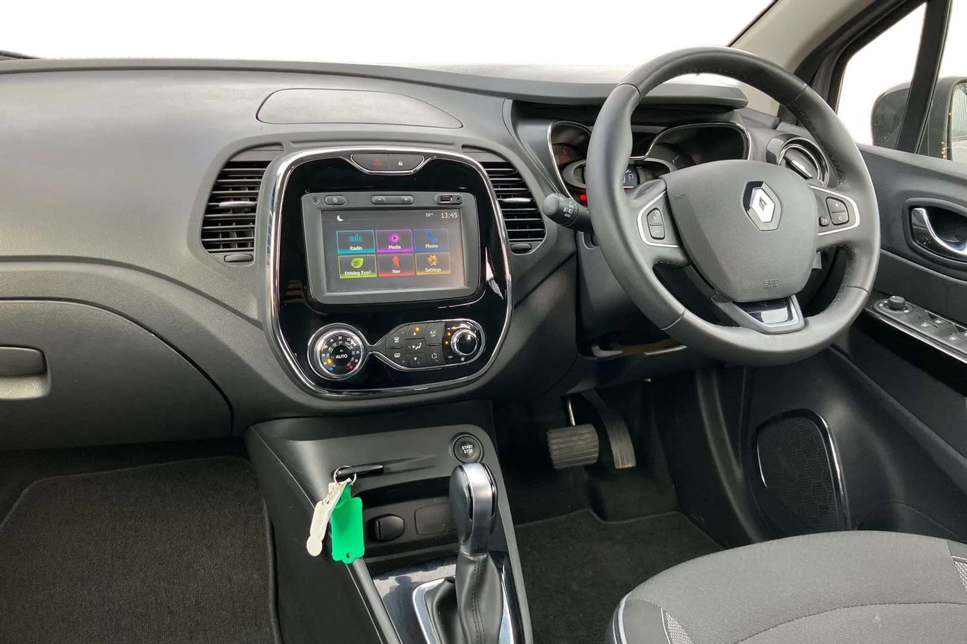 A 2016 RENAULT CAPTUR 1.5 dCi 90 Dynamique S Nav 5dr Auto [ Bluetooth + USB , Rear parking sensor , Hill start assist , Cruise control + speed limiter , Automatic headlight A 2016 RENAULT CAPTUR 1.5 dCi 90 Dynamique S Nav 5dr Auto [ Bluetooth + USB , Rear parking sensor , Hill start assist , Cruise control + speed limiter , Automatic headlight