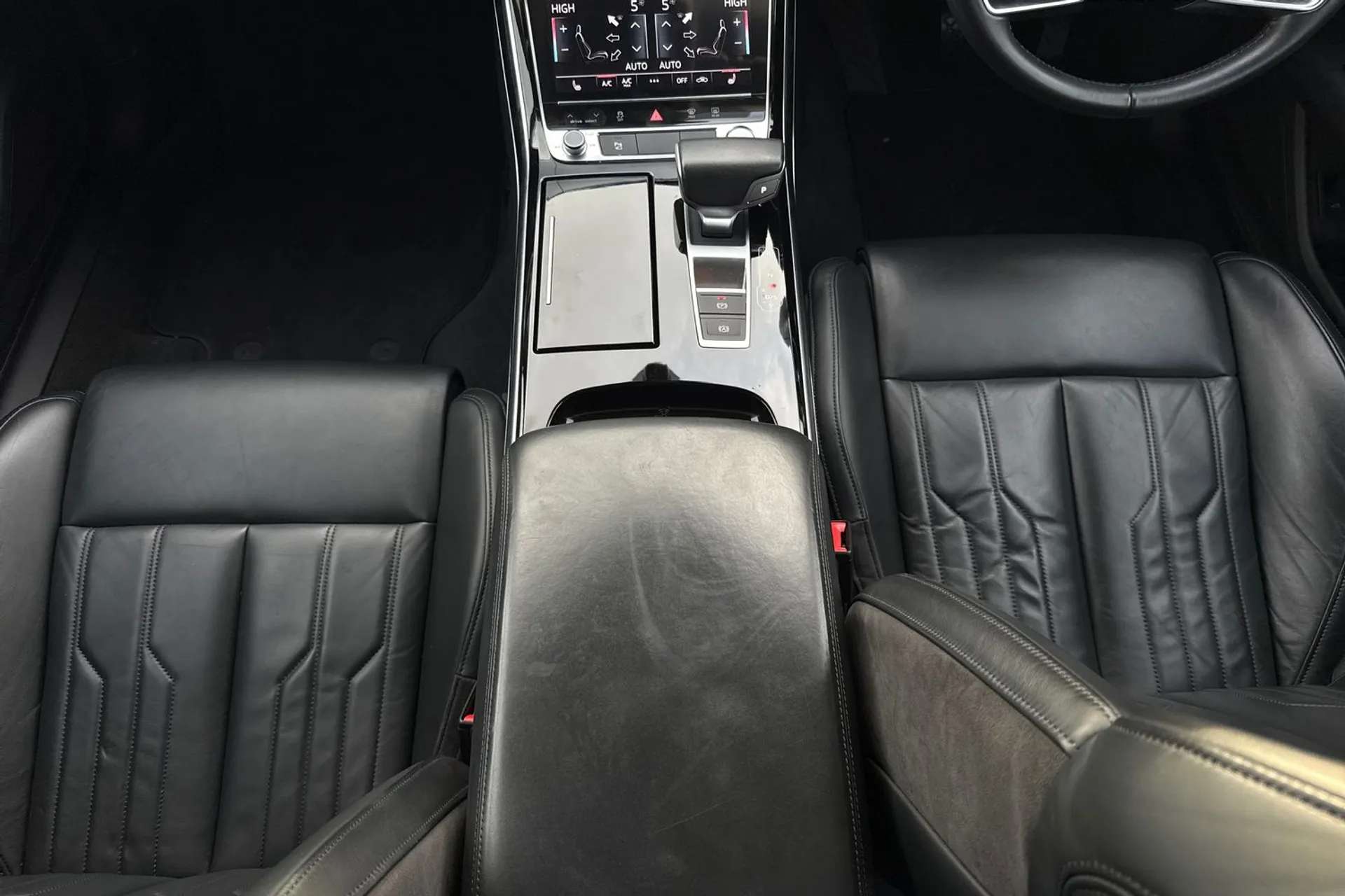 2018 AUDI A8 2018 AUDI A8