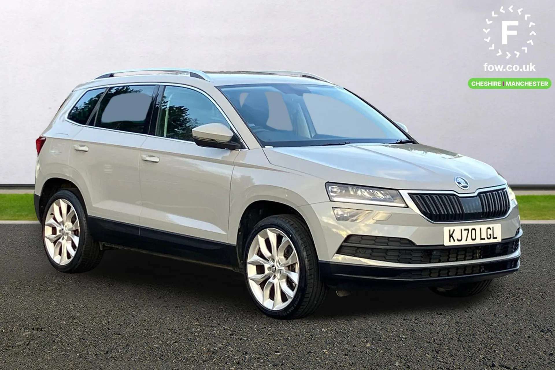 A 2020 SKODA KAROQ 2.0 TDI SE L 4x4 5dr DSG [ Rear view camera , Start/stop system with regenerative braking , Chrome roof rails + chrome pack , 19" Crater alloy wheels A 2020 SKODA KAROQ 2.0 TDI SE L 4x4 5dr DSG [ Rear view camera , Start/stop system with regenerative braking , Chrome roof rails + chrome pack , 19" Crater alloy wheels