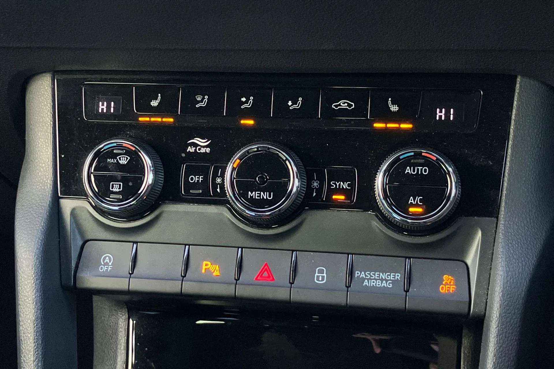 2020 SKODA KAROQ 2020 SKODA KAROQ