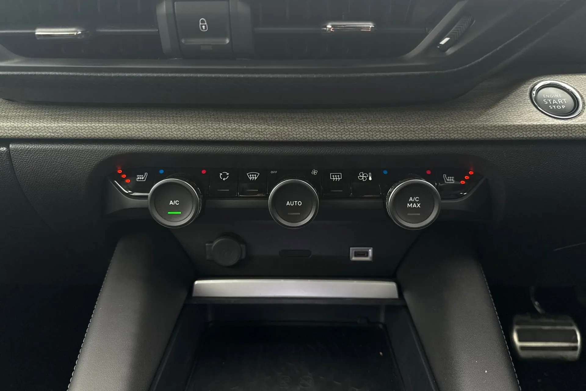 2024 CITROEN C5 X 2024 CITROEN C5 X