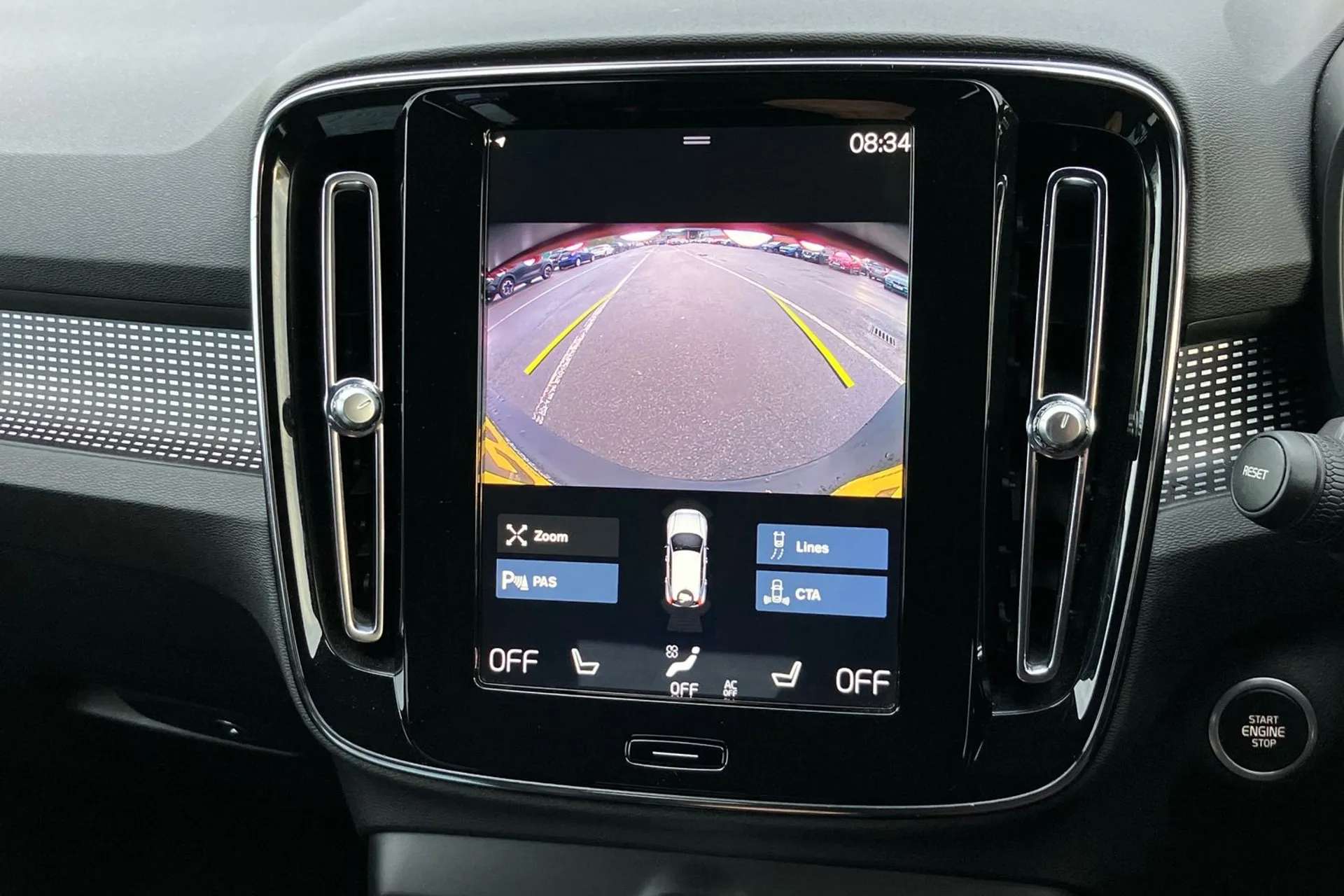 2020 VOLVO XC40 2020 VOLVO XC40