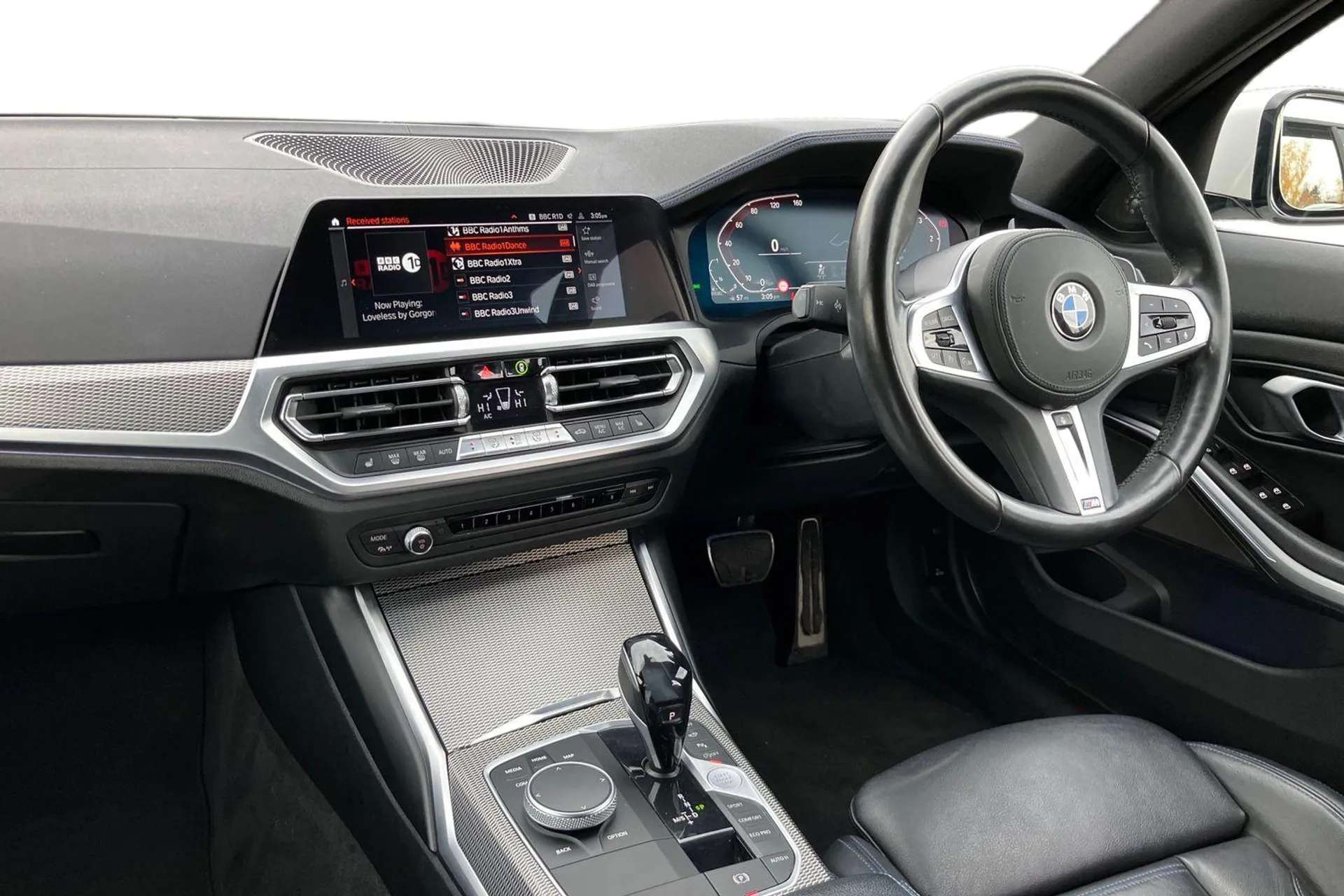 A 2019 BMW 3 SERIES 320d xDrive M Sport 5dr Step Auto [ Comfort access system , Steering wheel heating , Comfort Pack , Enhanced Bluetooth w/ Wireless Charging , Enhanced A 2019 BMW 3 SERIES 320d xDrive M Sport 5dr Step Auto [ Comfort access system , Steering wheel heating , Comfort Pack , Enhanced Bluetooth w/ Wireless Charging , Enhanced