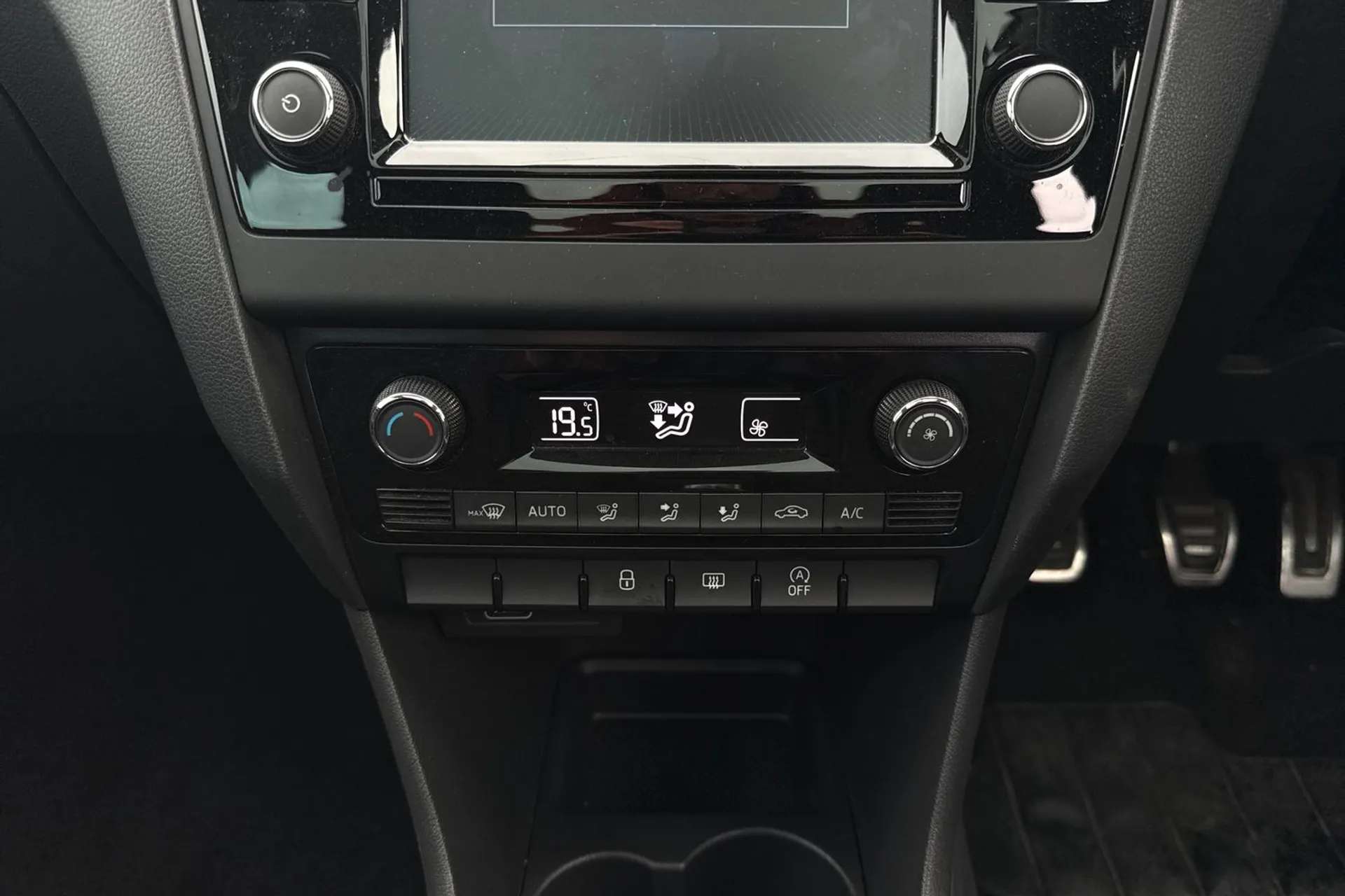 2019 SKODA RAPID SPACEBACK 2019 SKODA RAPID SPACEBACK