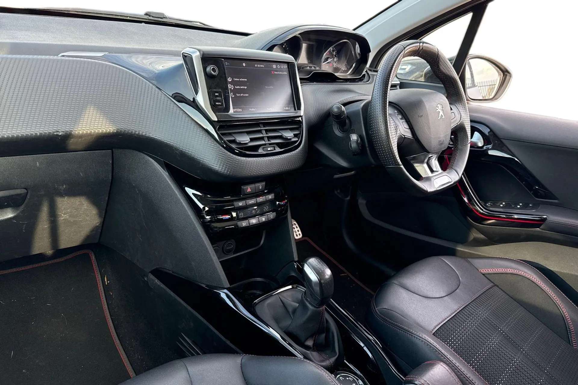 2019 PEUGEOT 2008 2019 PEUGEOT 2008