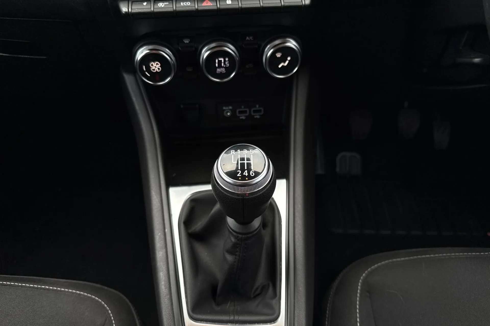 2021 RENAULT CAPTUR 2021 RENAULT CAPTUR