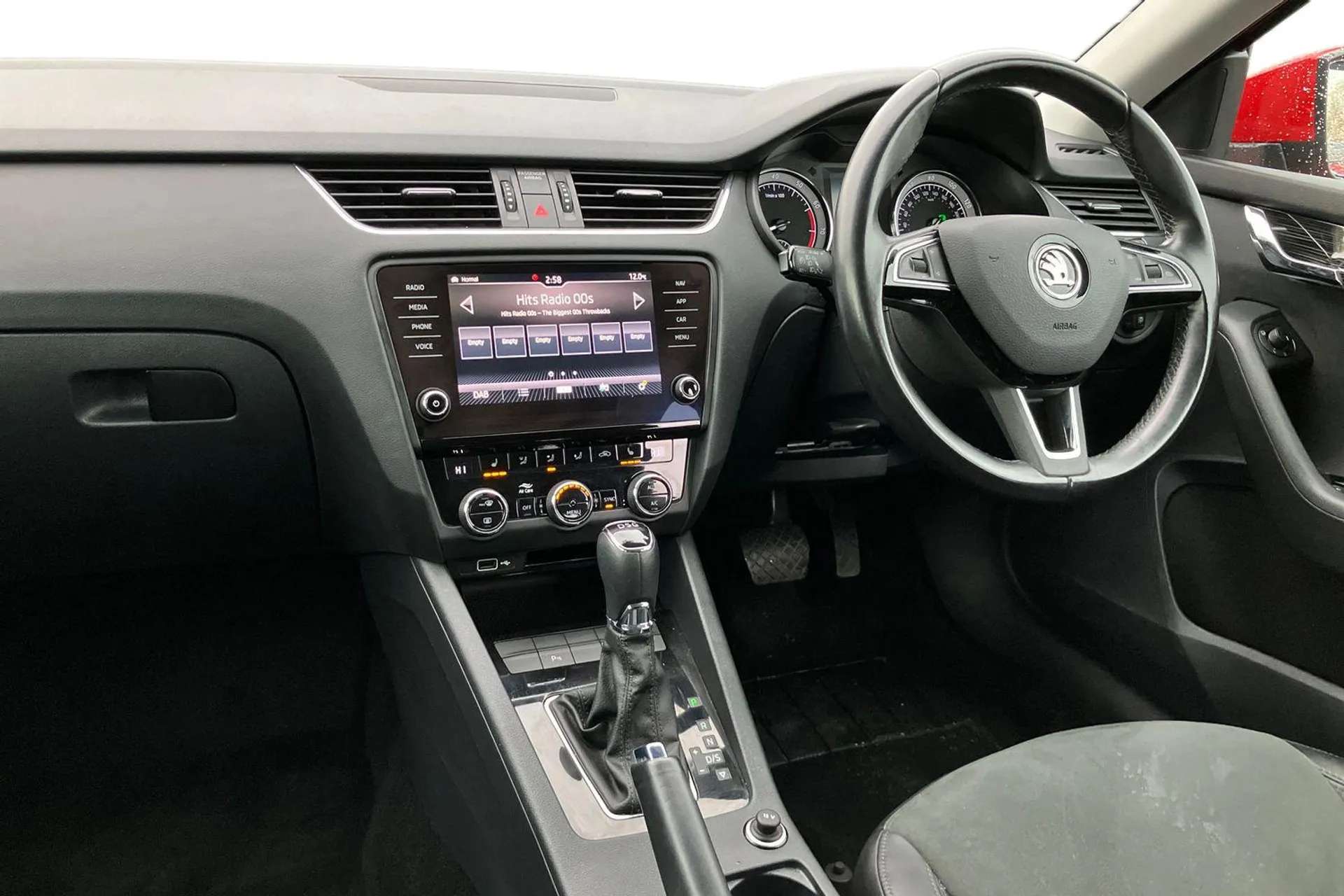 A 2019 SKODA OCTAVIA 1.5 TSI SE L 5dr DSG [ Acoustic front and rear parking sensors , Heated front seats , Keyless entry and start/stop , Automatic post collision braking A 2019 SKODA OCTAVIA 1.5 TSI SE L 5dr DSG [ Acoustic front and rear parking sensors , Heated front seats , Keyless entry and start/stop , Automatic post collision braking