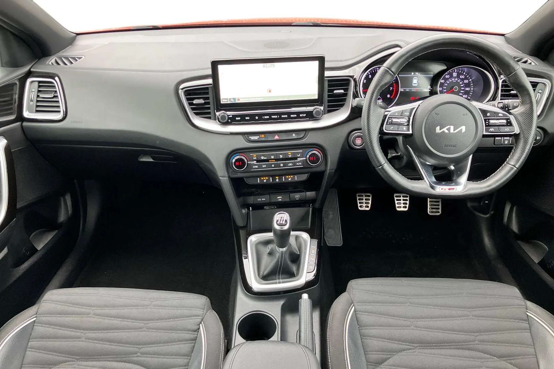 A 2022 KIA CEED 1.5T GDi ISG GT-Line 5dr [ 17" GT-Line alloy wheels , Heated front seats , Cruise control + speed limiter , Reversing camera system with dynamic guide A 2022 KIA CEED 1.5T GDi ISG GT-Line 5dr [ 17" GT-Line alloy wheels , Heated front seats , Cruise control + speed limiter , Reversing camera system with dynamic guide