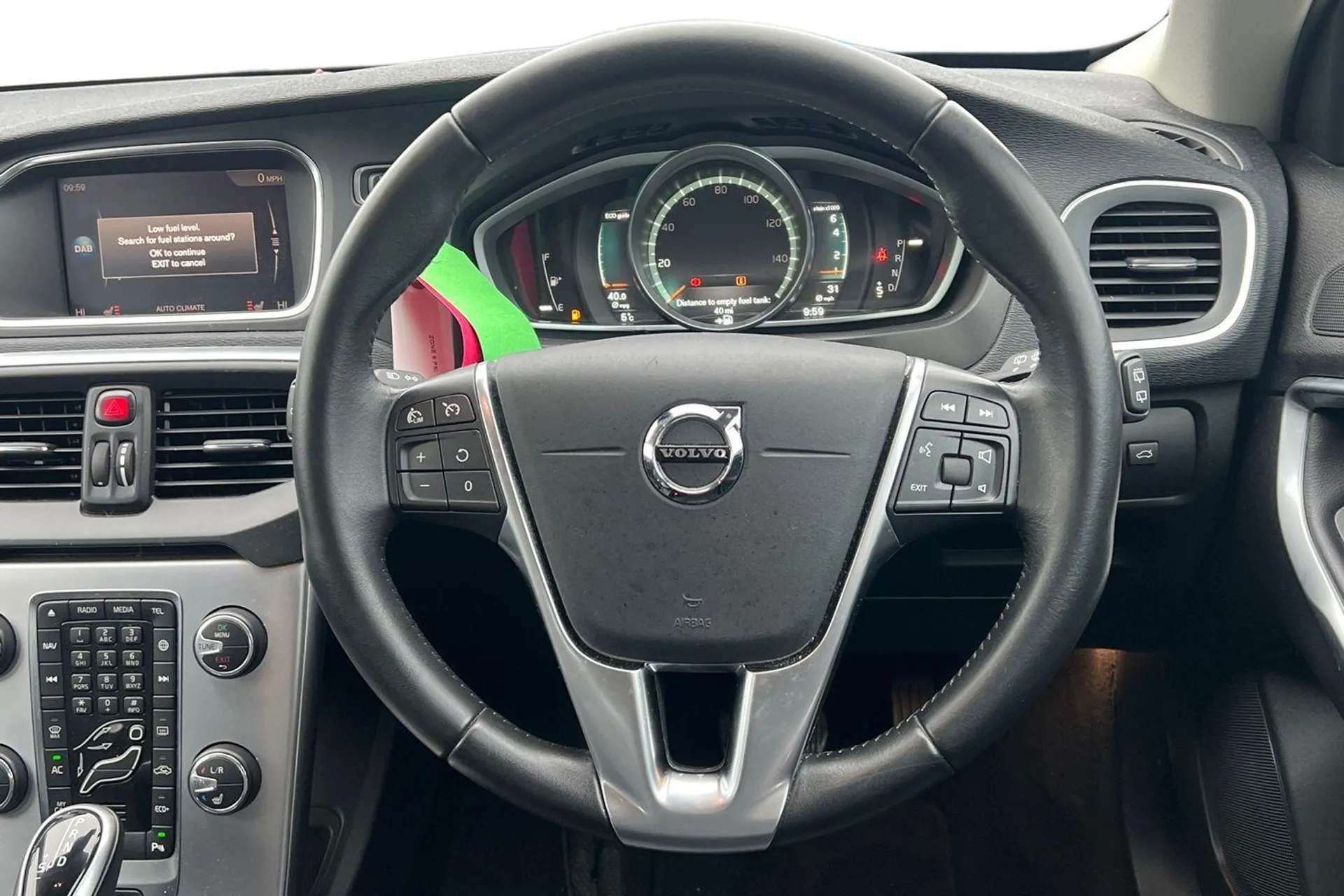 2018 VOLVO V40 2018 VOLVO V40