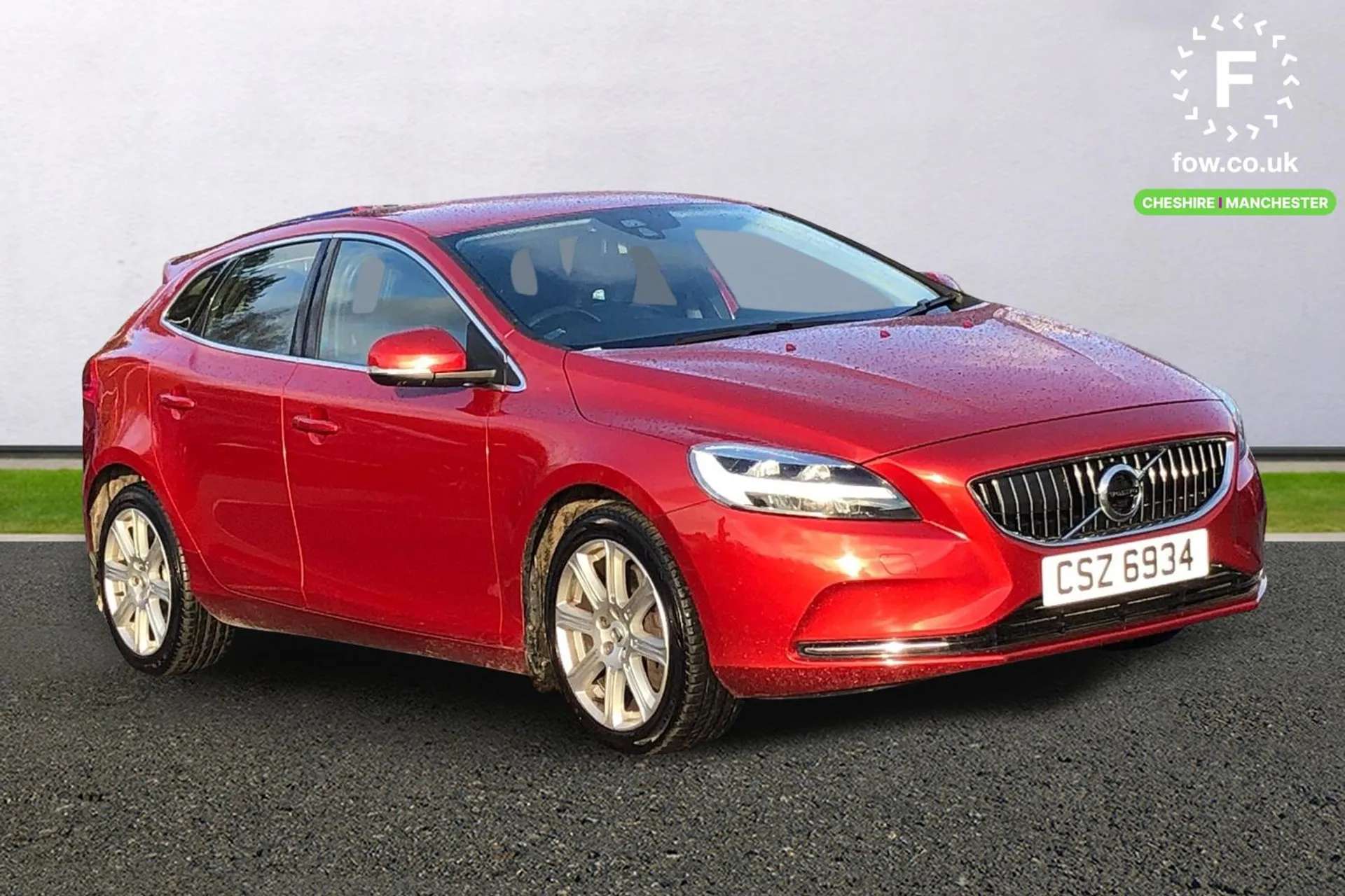 2018 VOLVO V40 2018 VOLVO V40