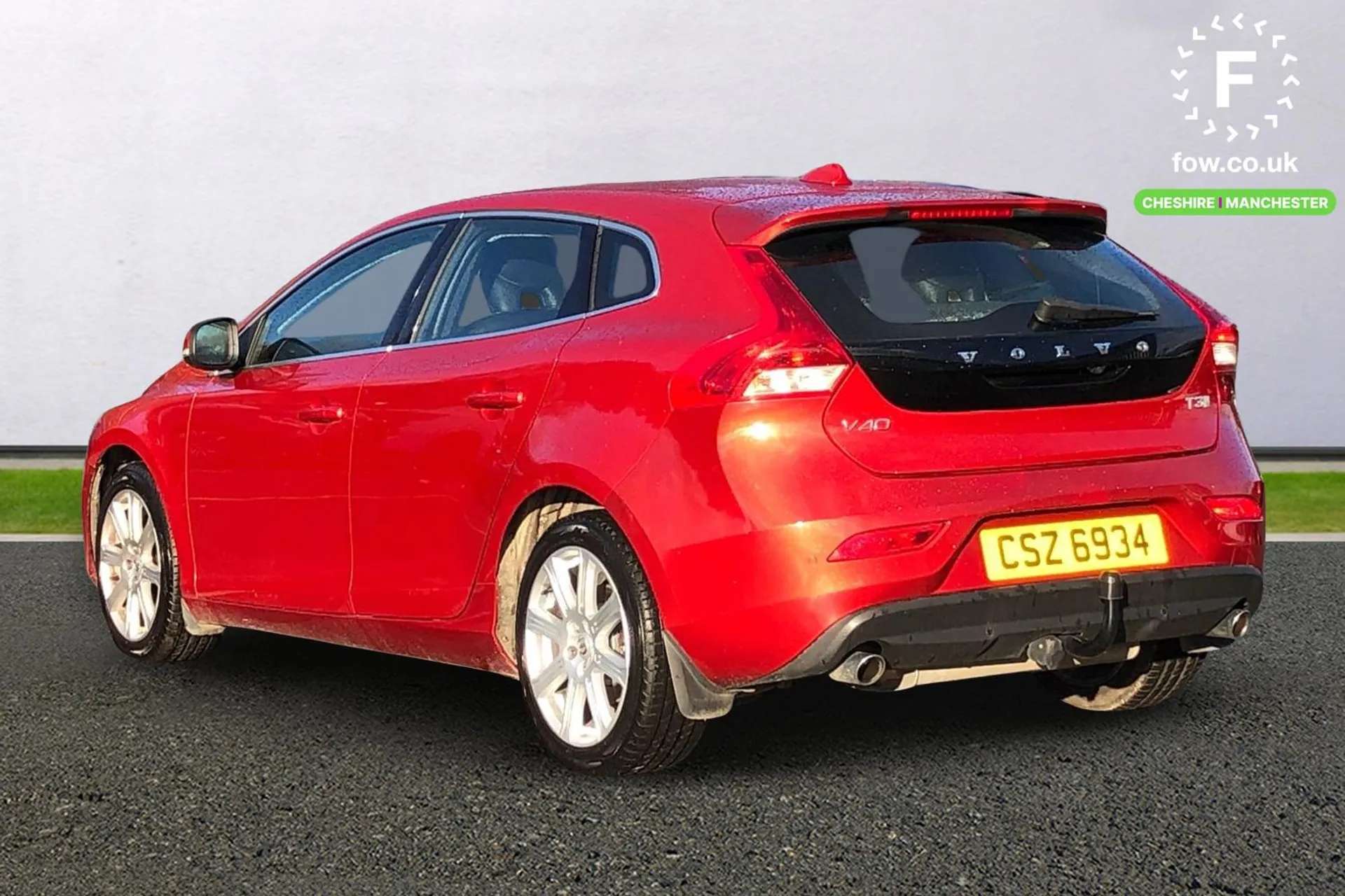 2018 VOLVO V40 2018 VOLVO V40