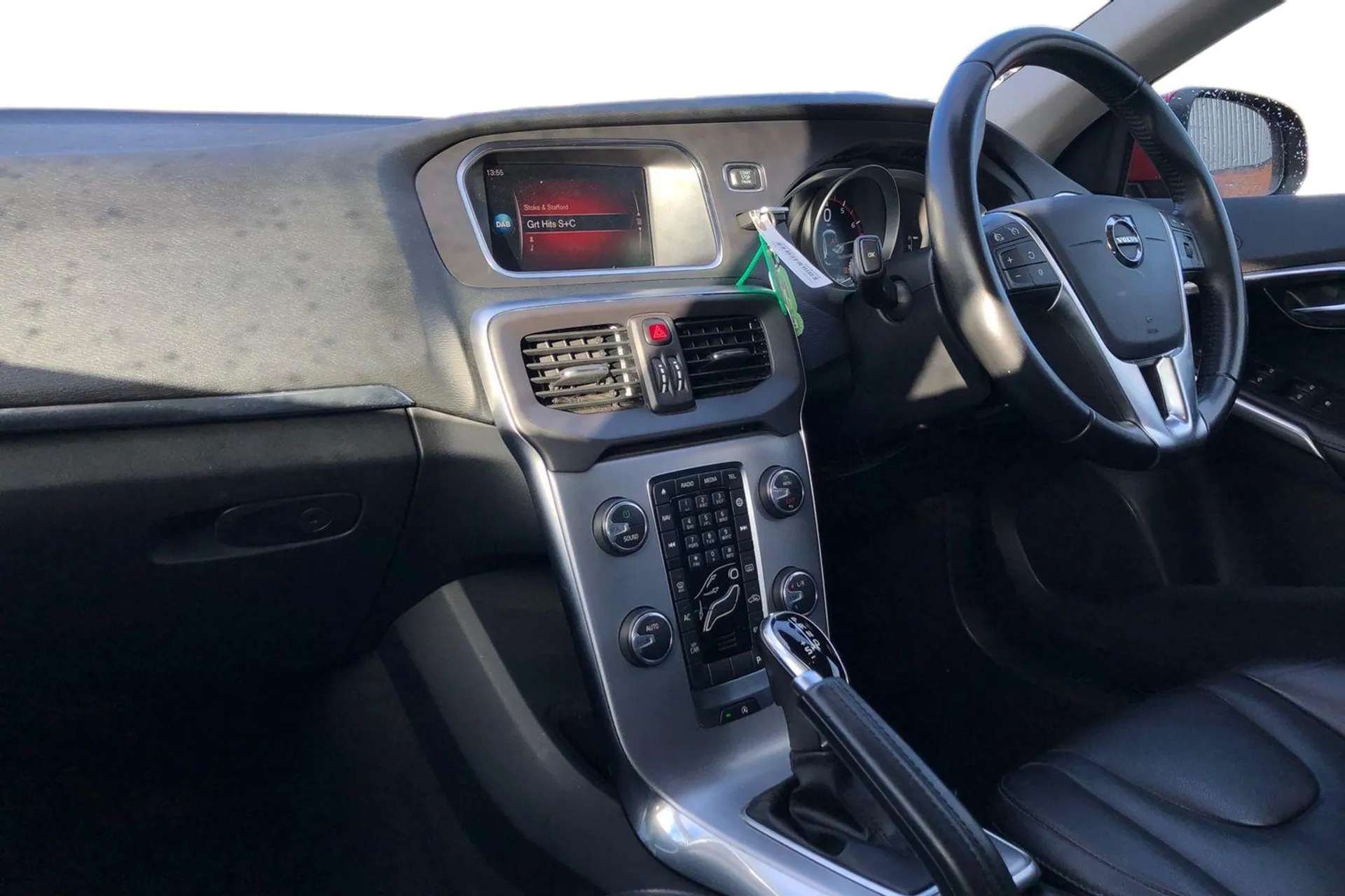 2018 VOLVO V40 2018 VOLVO V40