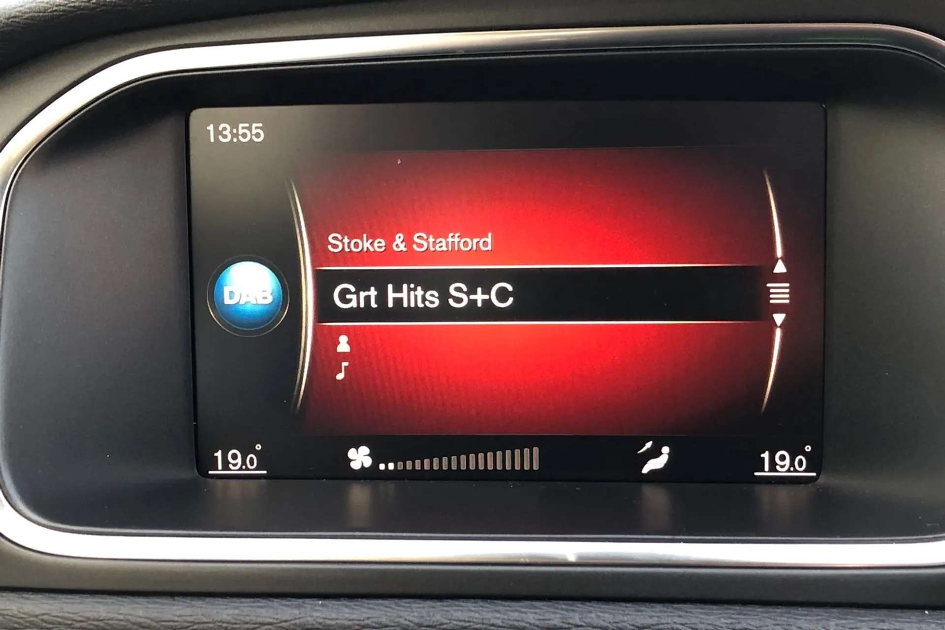 2018 VOLVO V40 2018 VOLVO V40