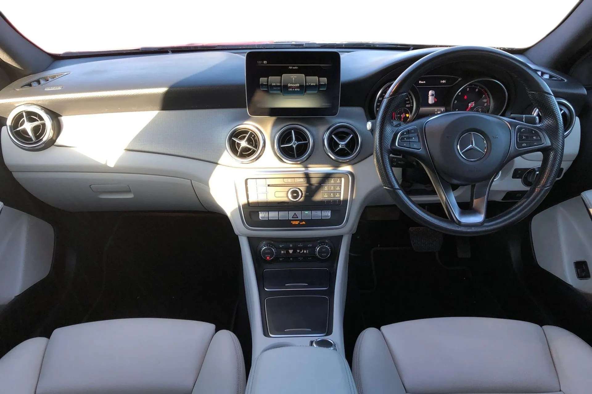 A 2019 MERCEDES-BENZ GLA GLA 200 Sport Premium Plus 5dr Auto [ Active park assist with parktronic system , Stop/start system , Easy-pack tailgate - Powered opening/closing aut A 2019 MERCEDES-BENZ GLA GLA 200 Sport Premium Plus 5dr Auto [ Active park assist with parktronic system , Stop/start system , Easy-pack tailgate - Powered opening/closing aut