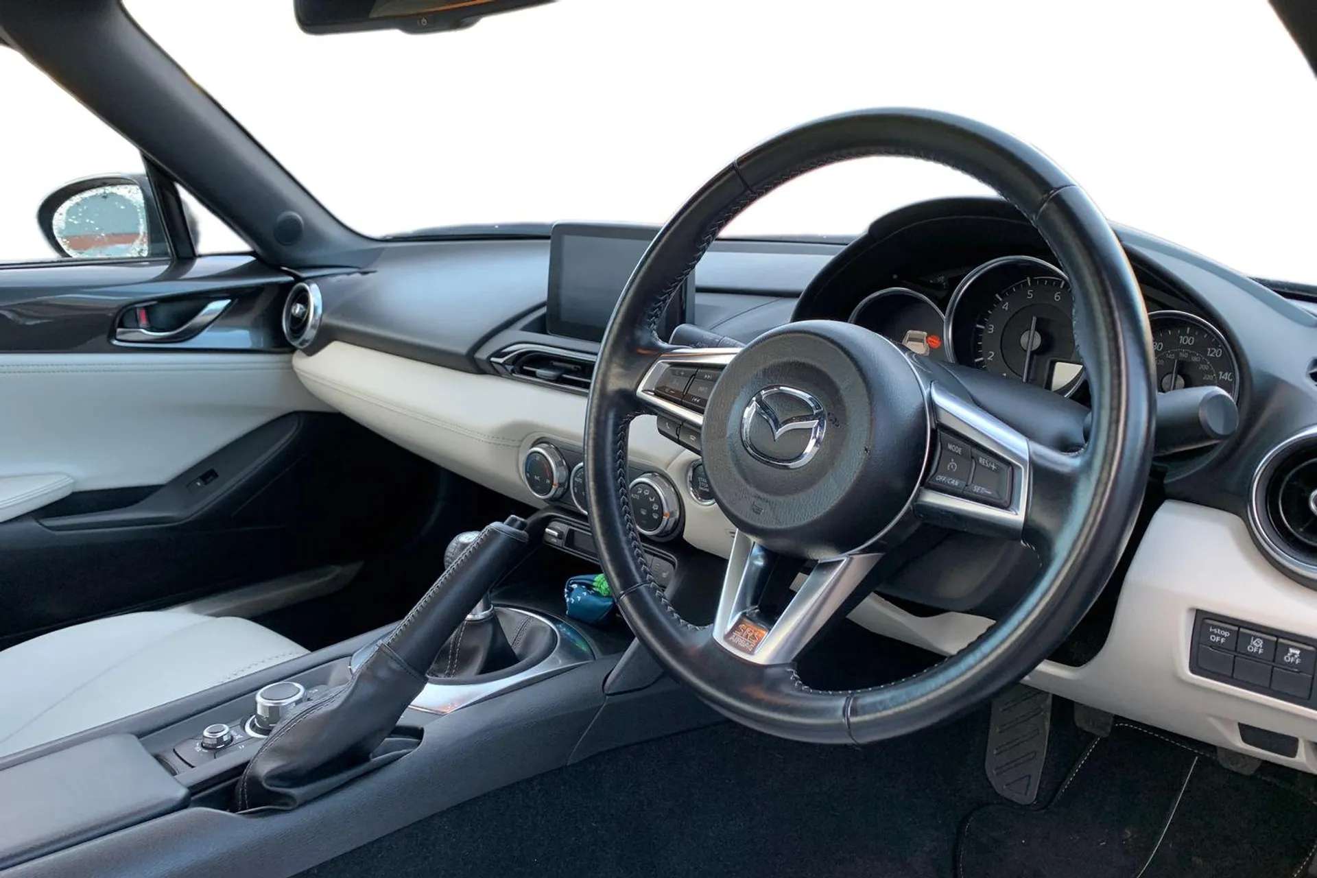 2021 MAZDA MX-5 2021 MAZDA MX-5