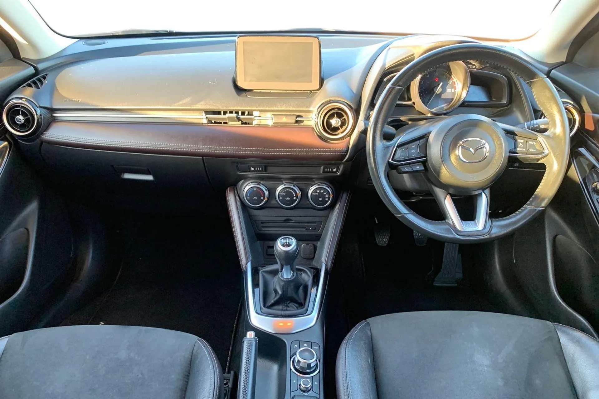 2019 MAZDA MAZDA2 2019 MAZDA MAZDA2