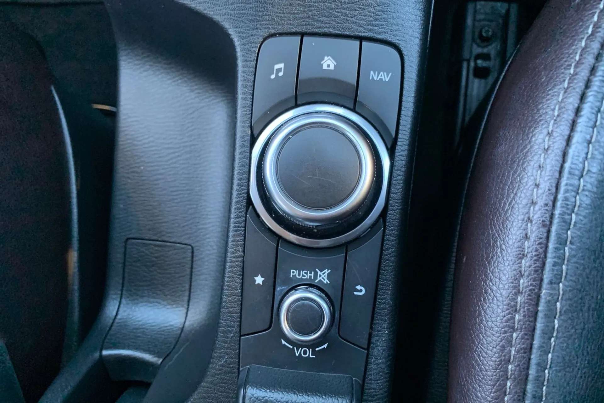 2019 MAZDA MAZDA2 2019 MAZDA MAZDA2