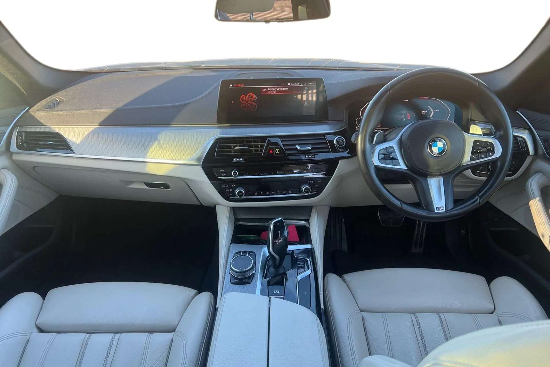 A 2020 BMW 5 SERIES 530d M Sport 4dr Auto [ Bluetooth audio streaming , Connected package professional , Hill start assist , Crash Sensor - activation of central locking A 2020 BMW 5 SERIES 530d M Sport 4dr Auto [ Bluetooth audio streaming , Connected package professional , Hill start assist , Crash Sensor - activation of central locking