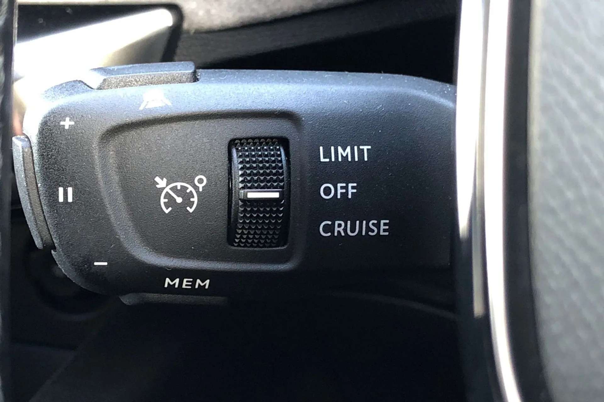 2022 PEUGEOT 3008 2022 PEUGEOT 3008