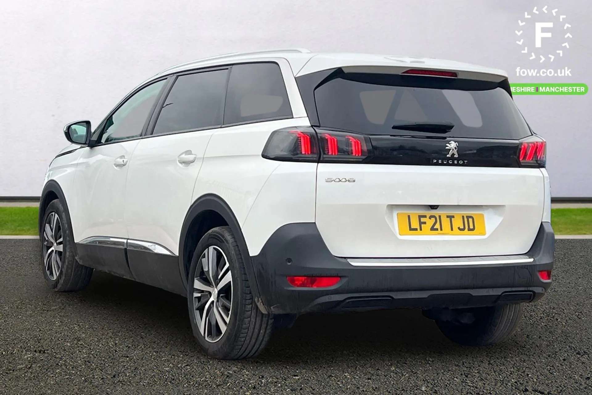 2021 PEUGEOT 5008 2021 PEUGEOT 5008