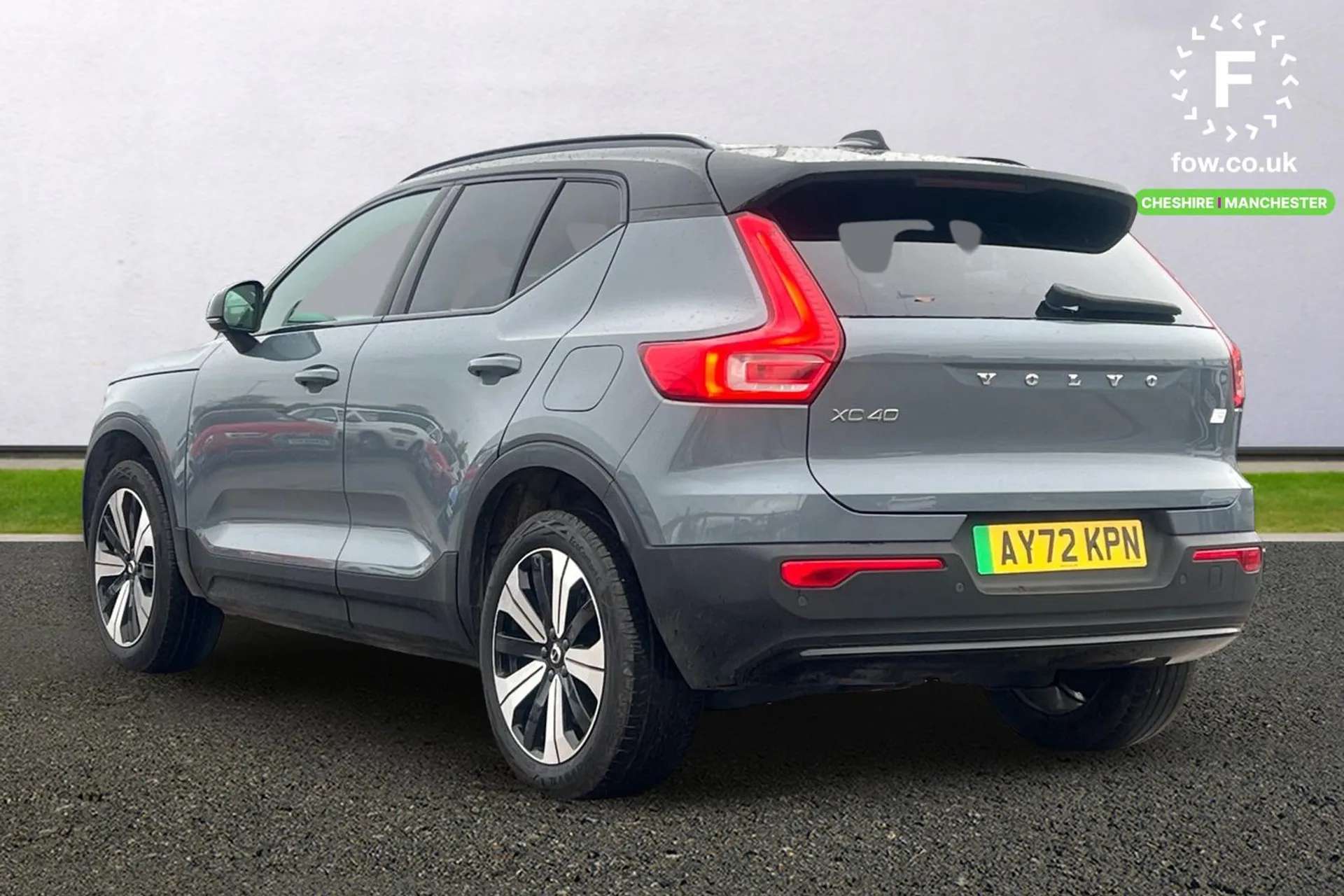 2022 VOLVO XC40 2022 VOLVO XC40