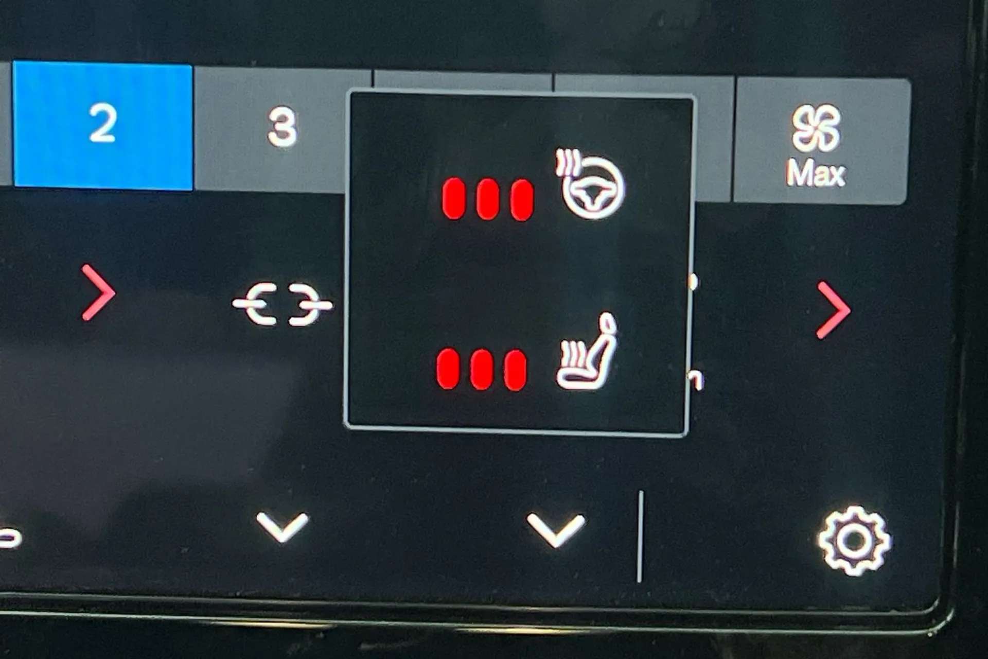 2022 VOLVO XC40 2022 VOLVO XC40