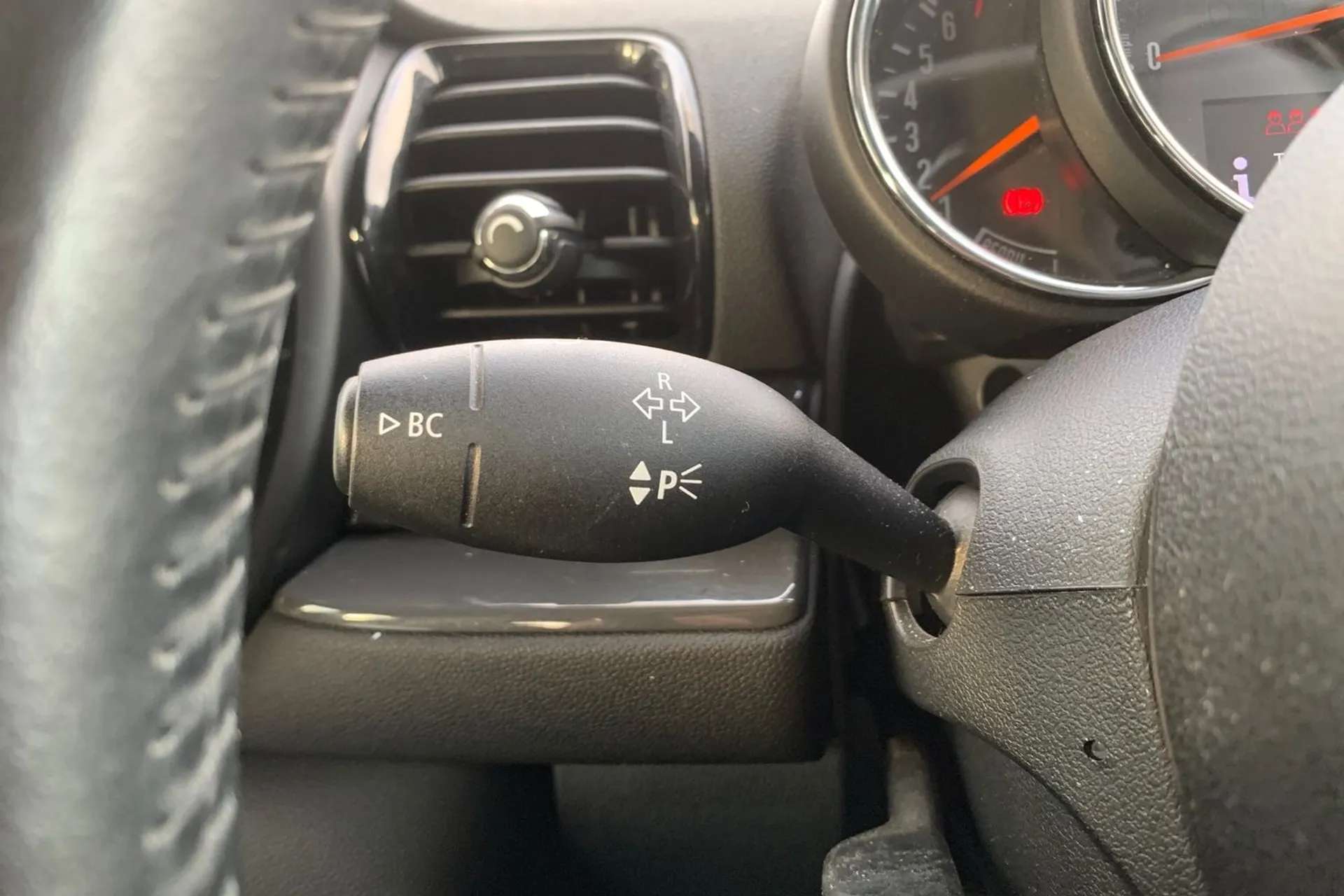 2018 MINI CLUBMAN 2018 MINI CLUBMAN