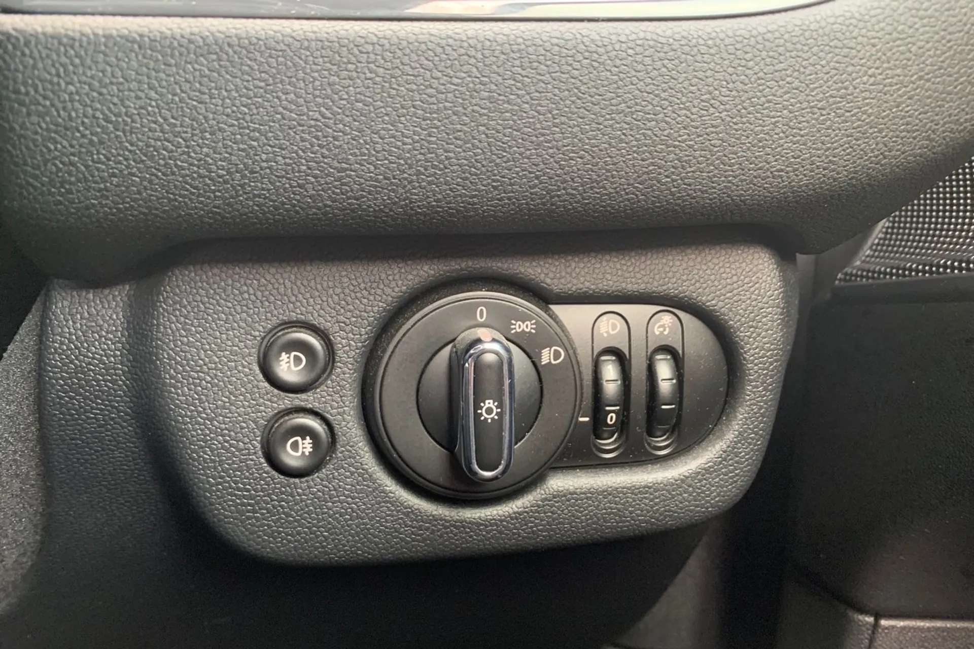 2018 MINI CLUBMAN 2018 MINI CLUBMAN