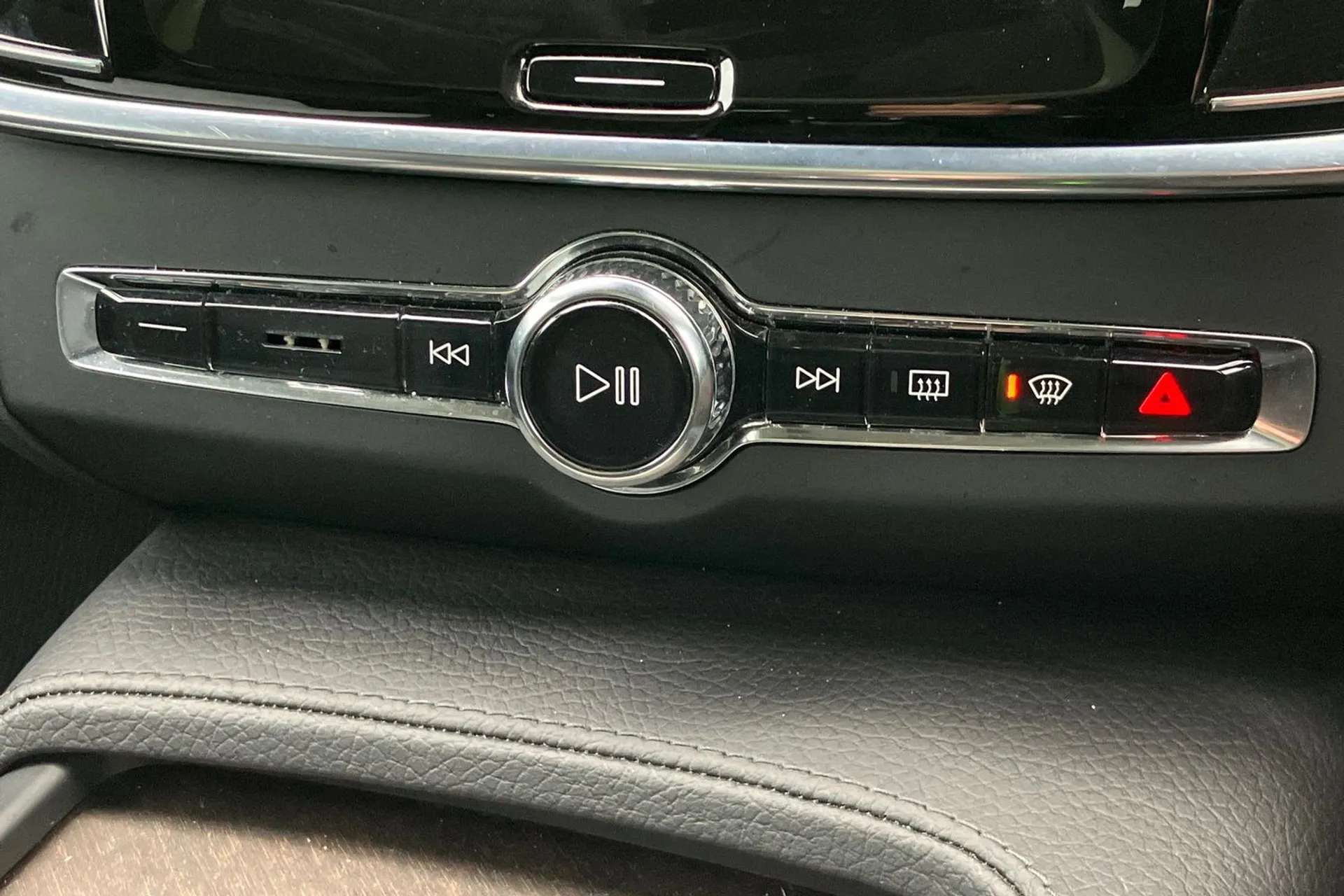 2019 VOLVO V90 2019 VOLVO V90