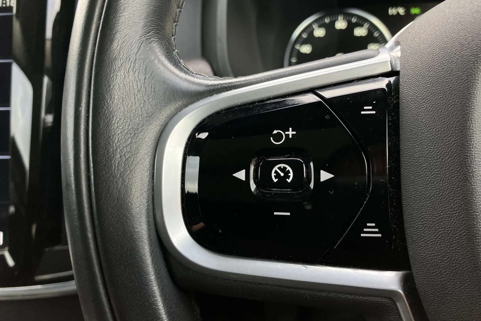 2019 VOLVO V90 2019 VOLVO V90