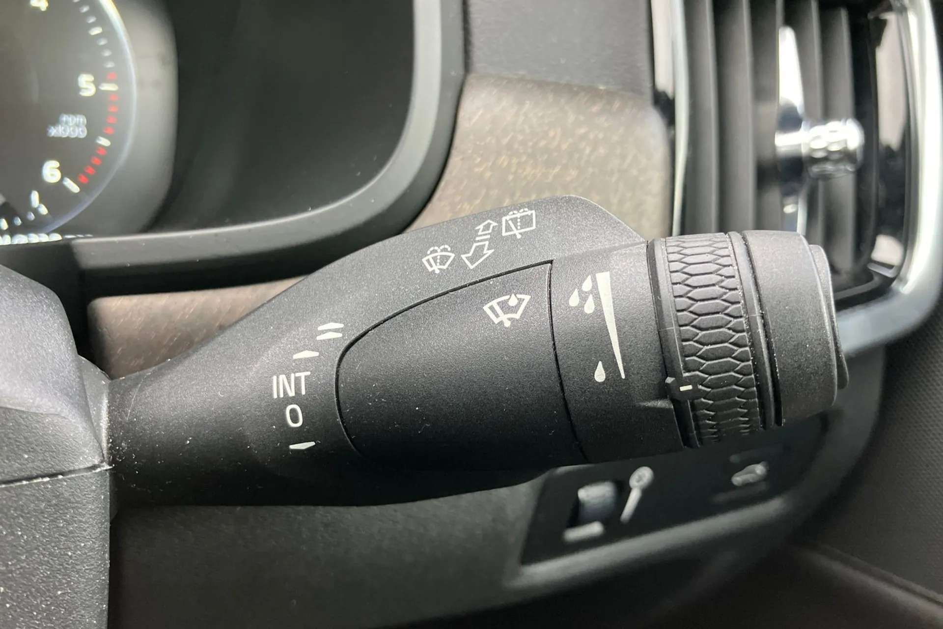 2019 VOLVO V90 2019 VOLVO V90