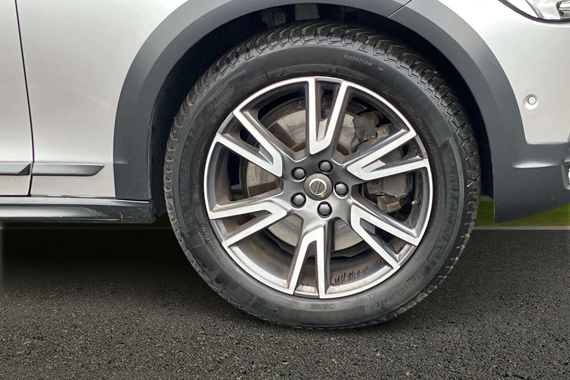 2019 VOLVO V90 2019 VOLVO V90